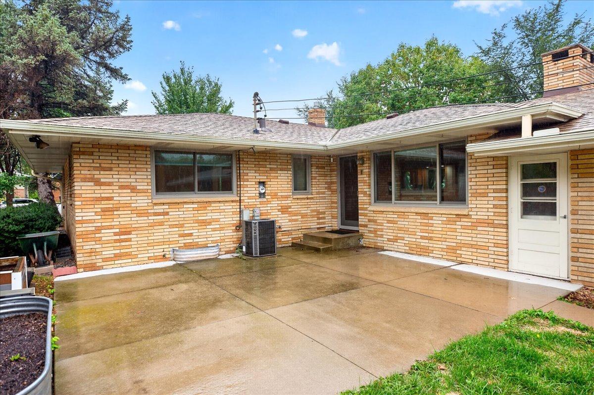 781 Iowa Avenue E Property Photo 2