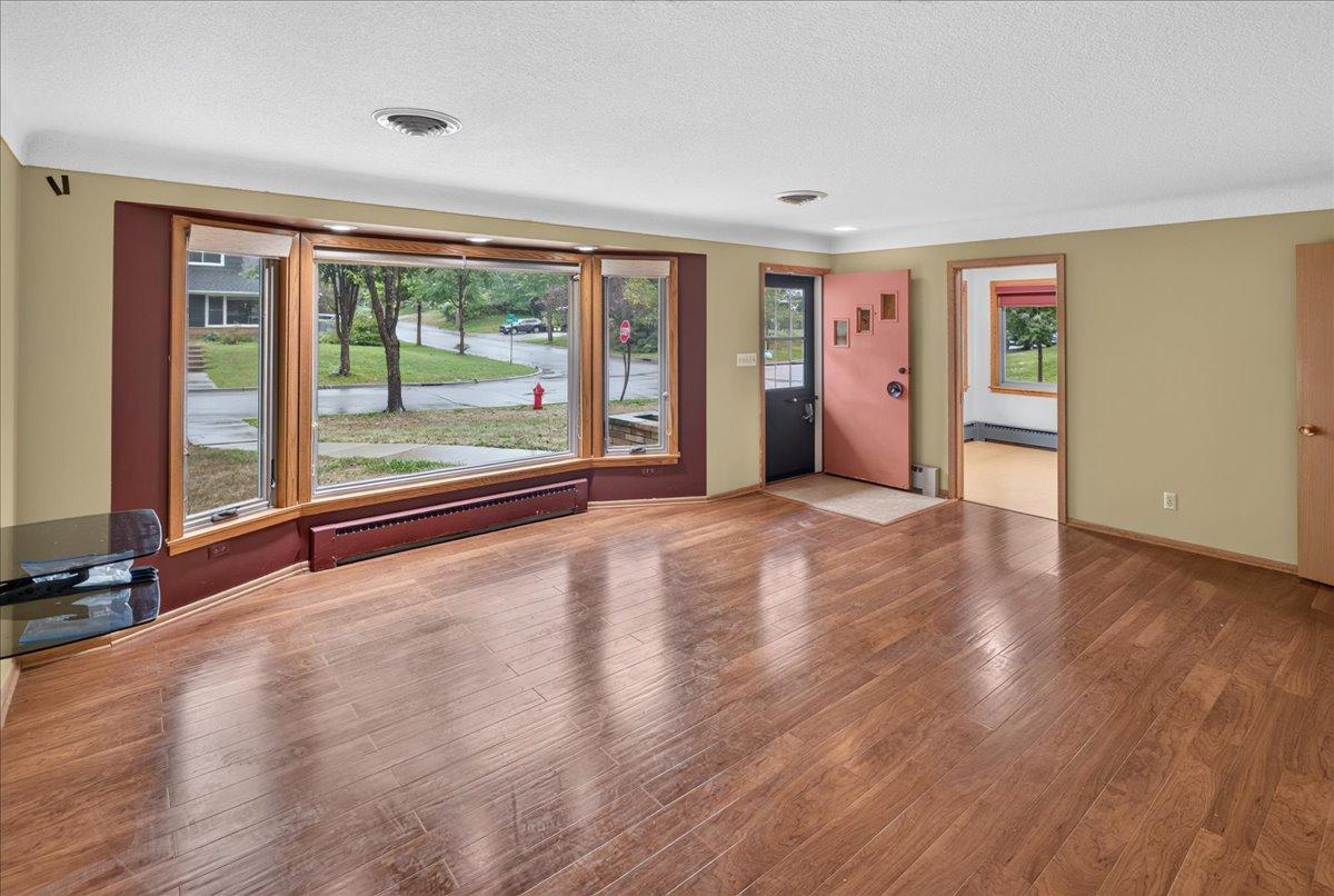 781 Iowa Avenue E Property Photo 5