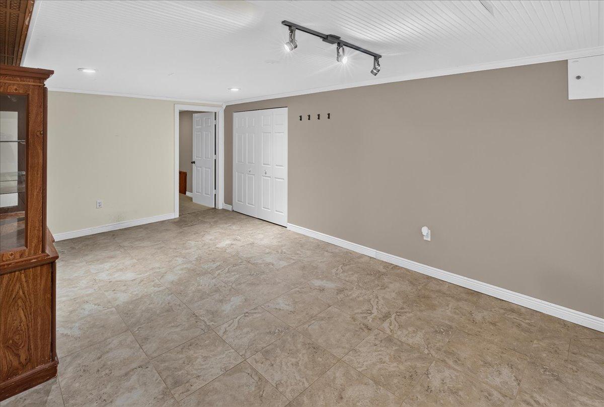 781 Iowa Avenue E Property Photo 29