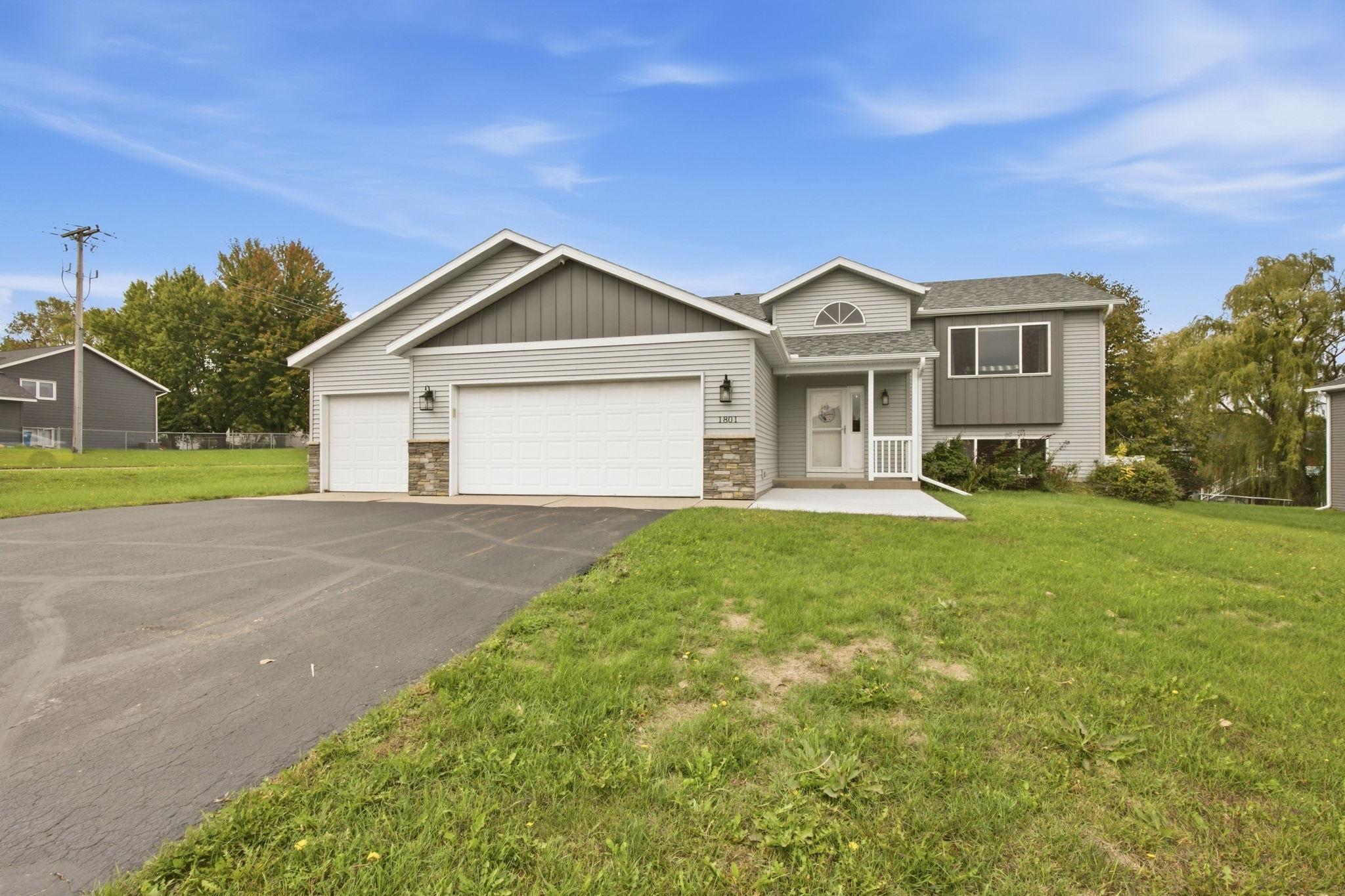 1801 Eastern Star Loop Property Photo 1