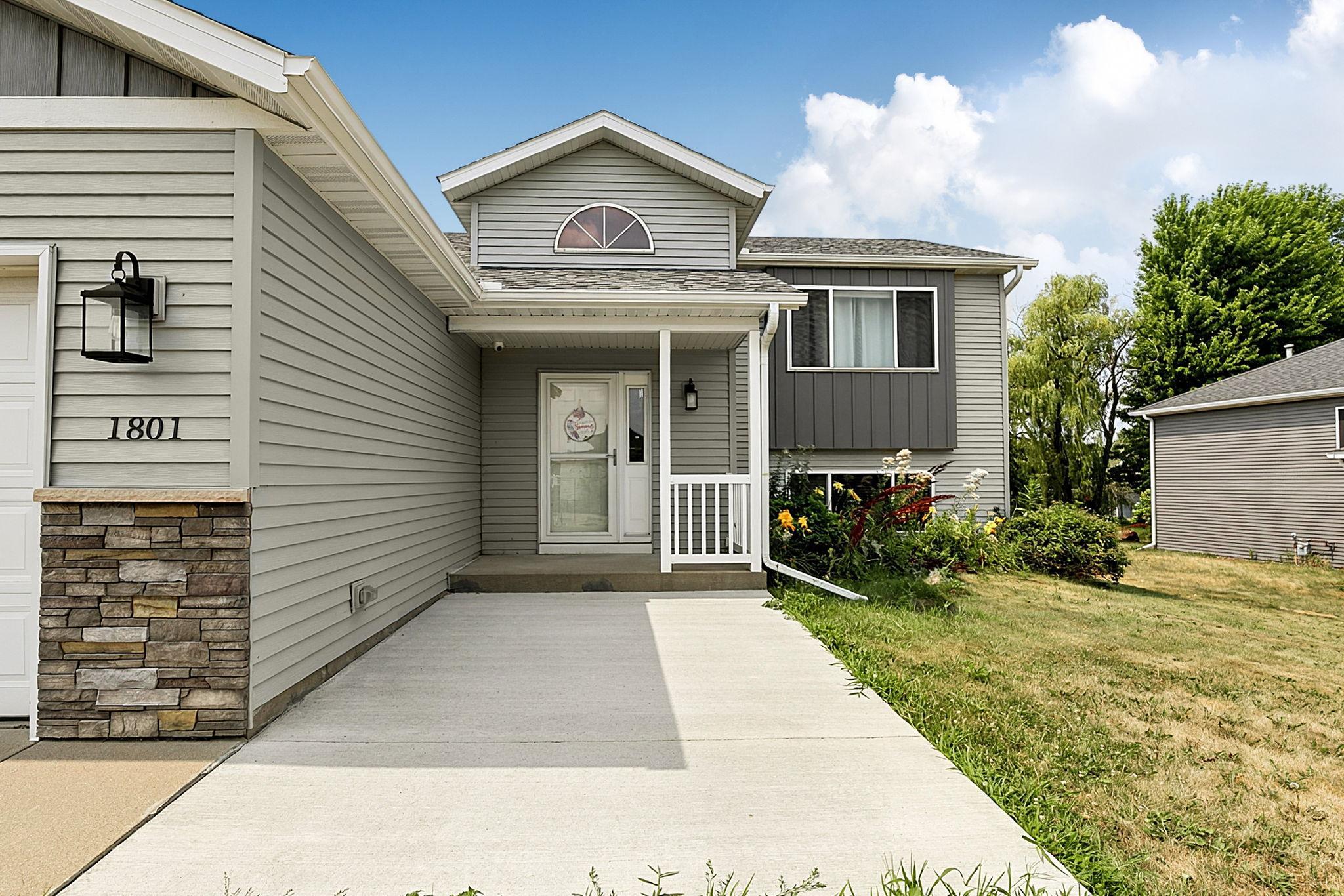 1801 Eastern Star Loop Property Photo 2