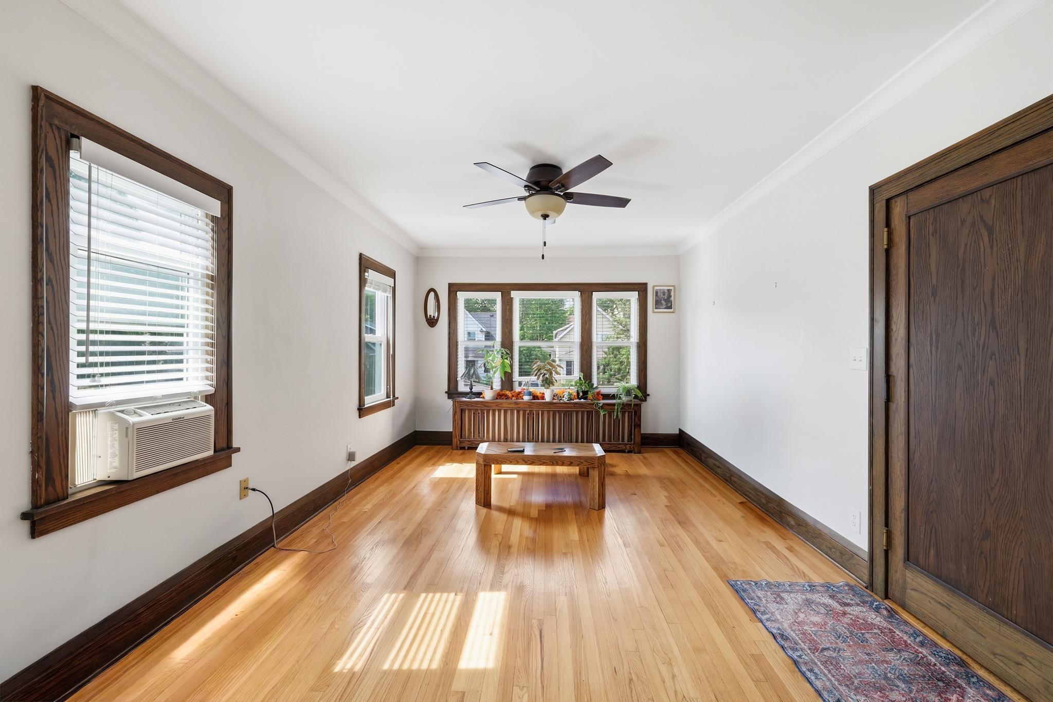 4513 Bryant Avenue S Property Photo 12