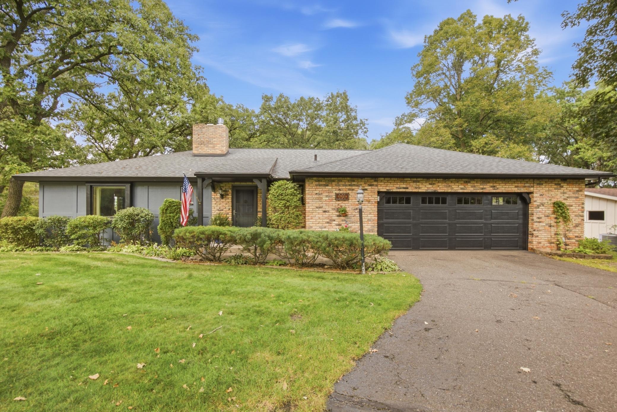 1725 Woodland Road Property Photo 1