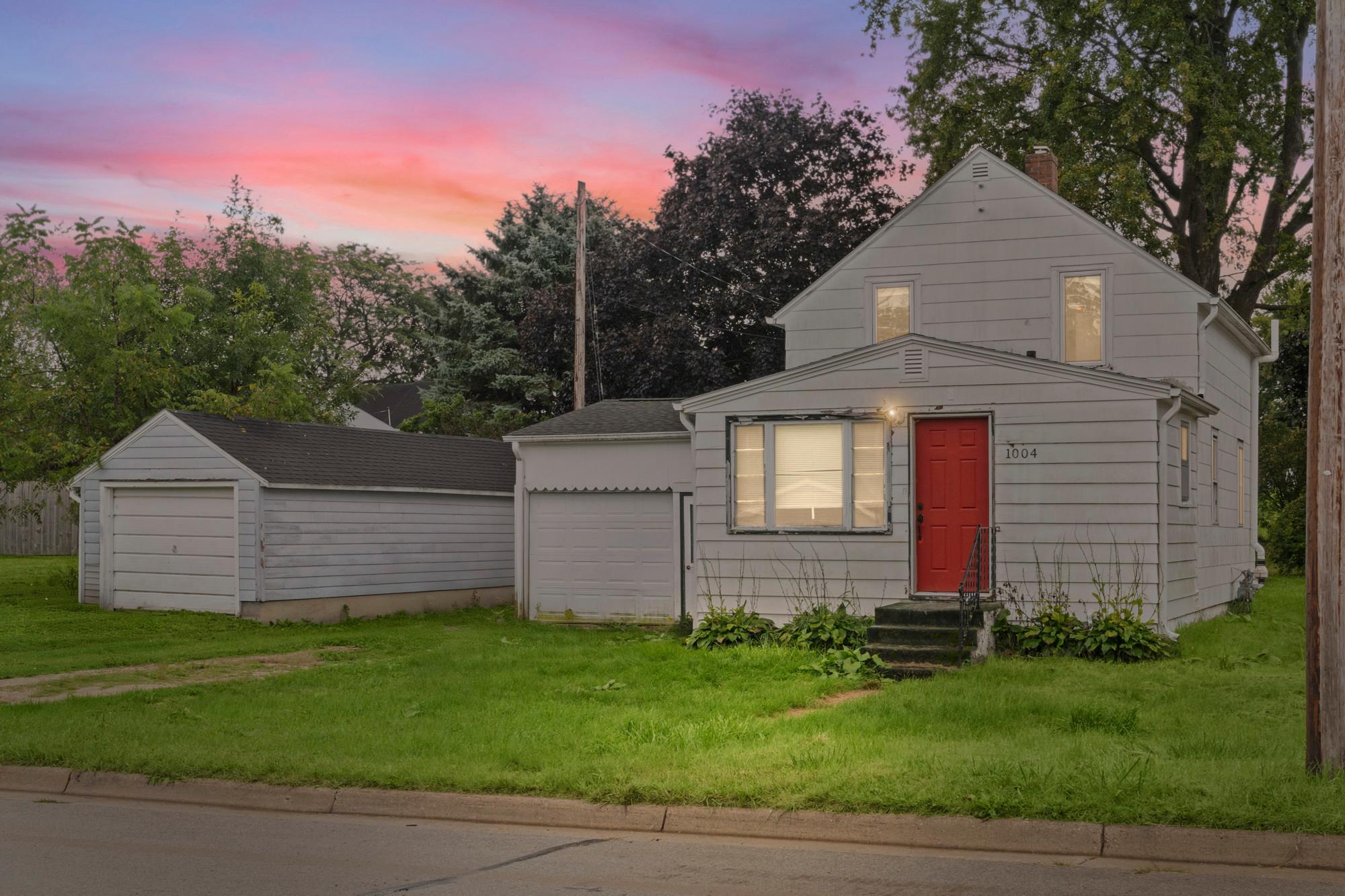 1004 E Main Street Property Photo 1