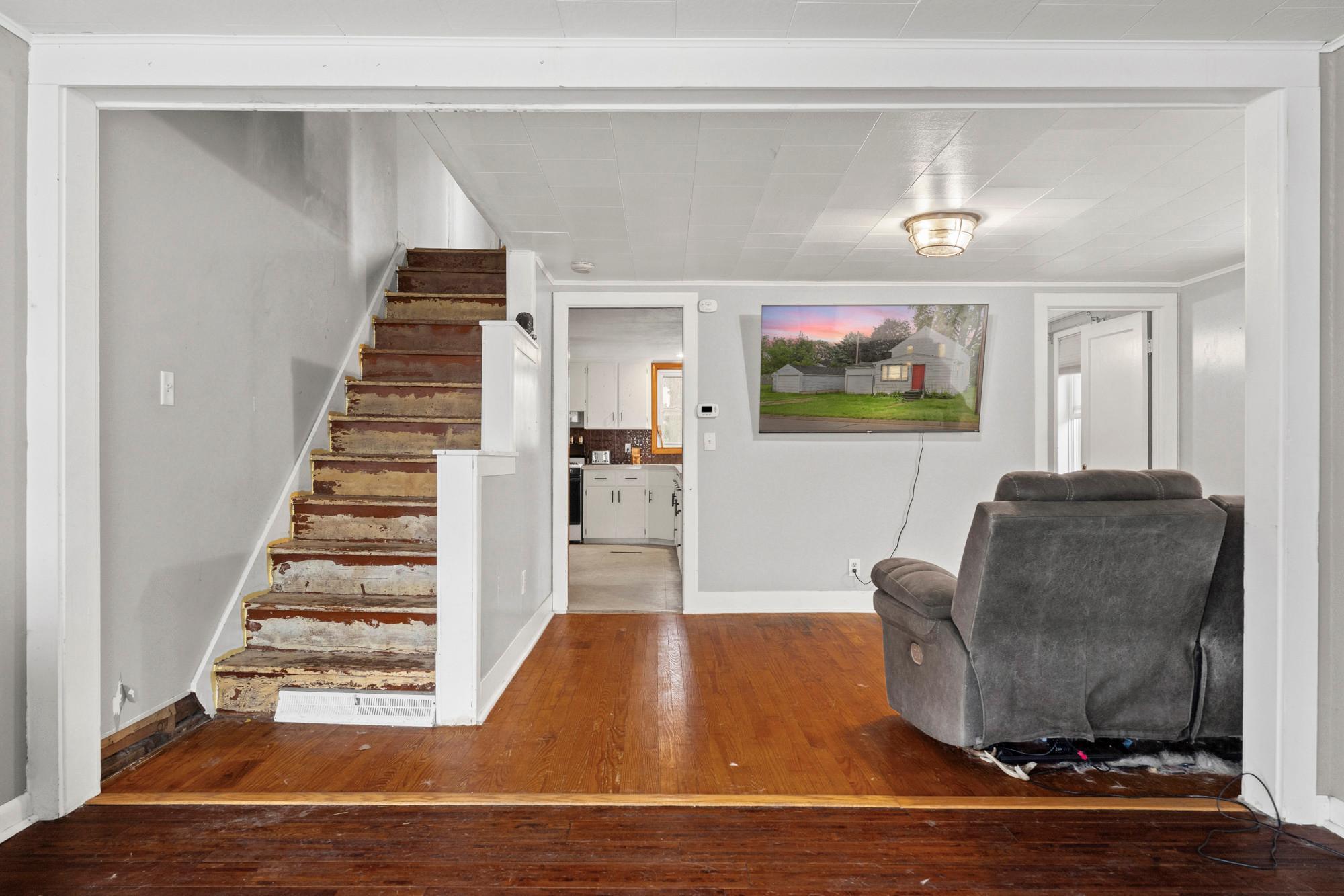 1004 E Main Street Property Photo 12