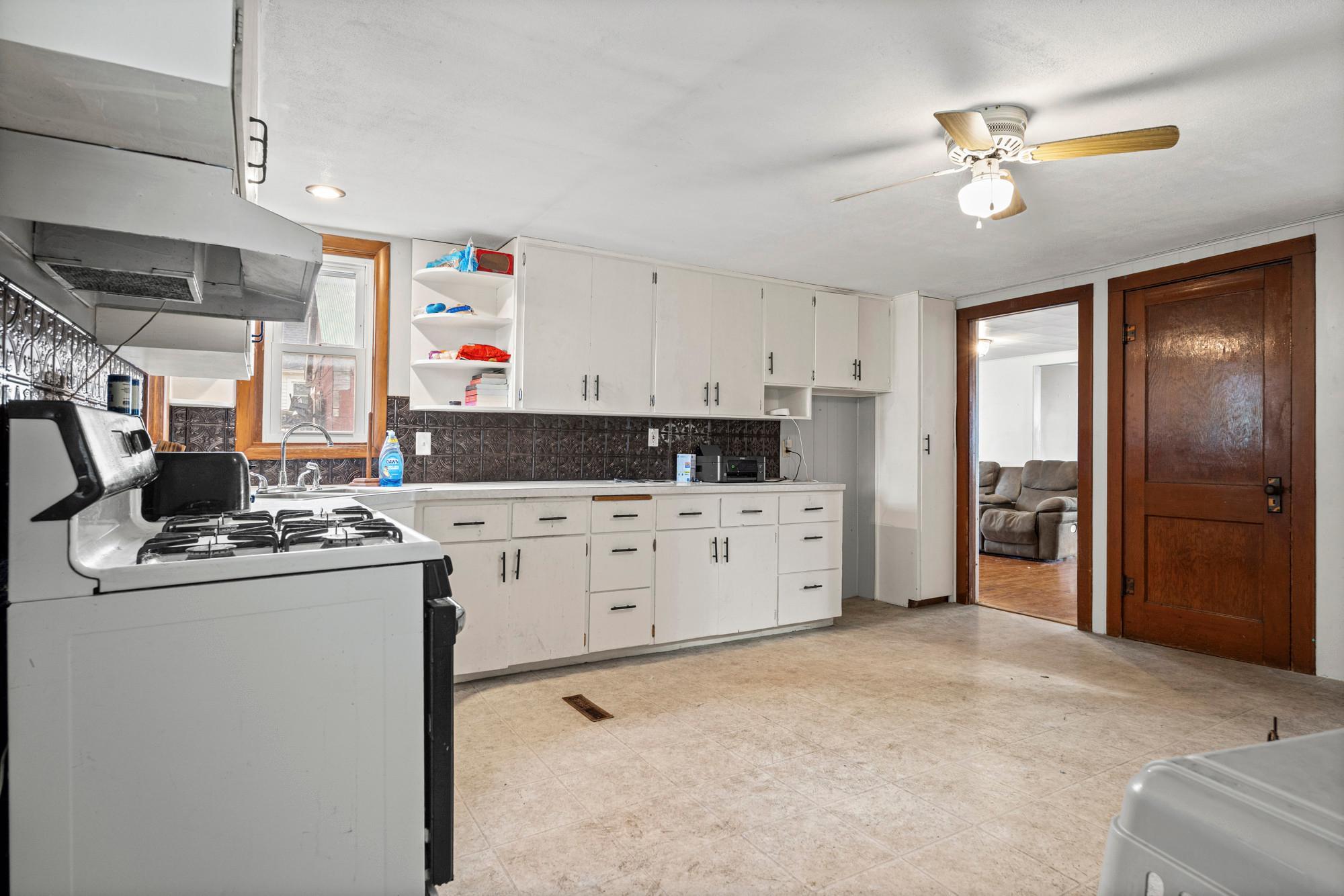 1004 E Main Street Property Photo 17