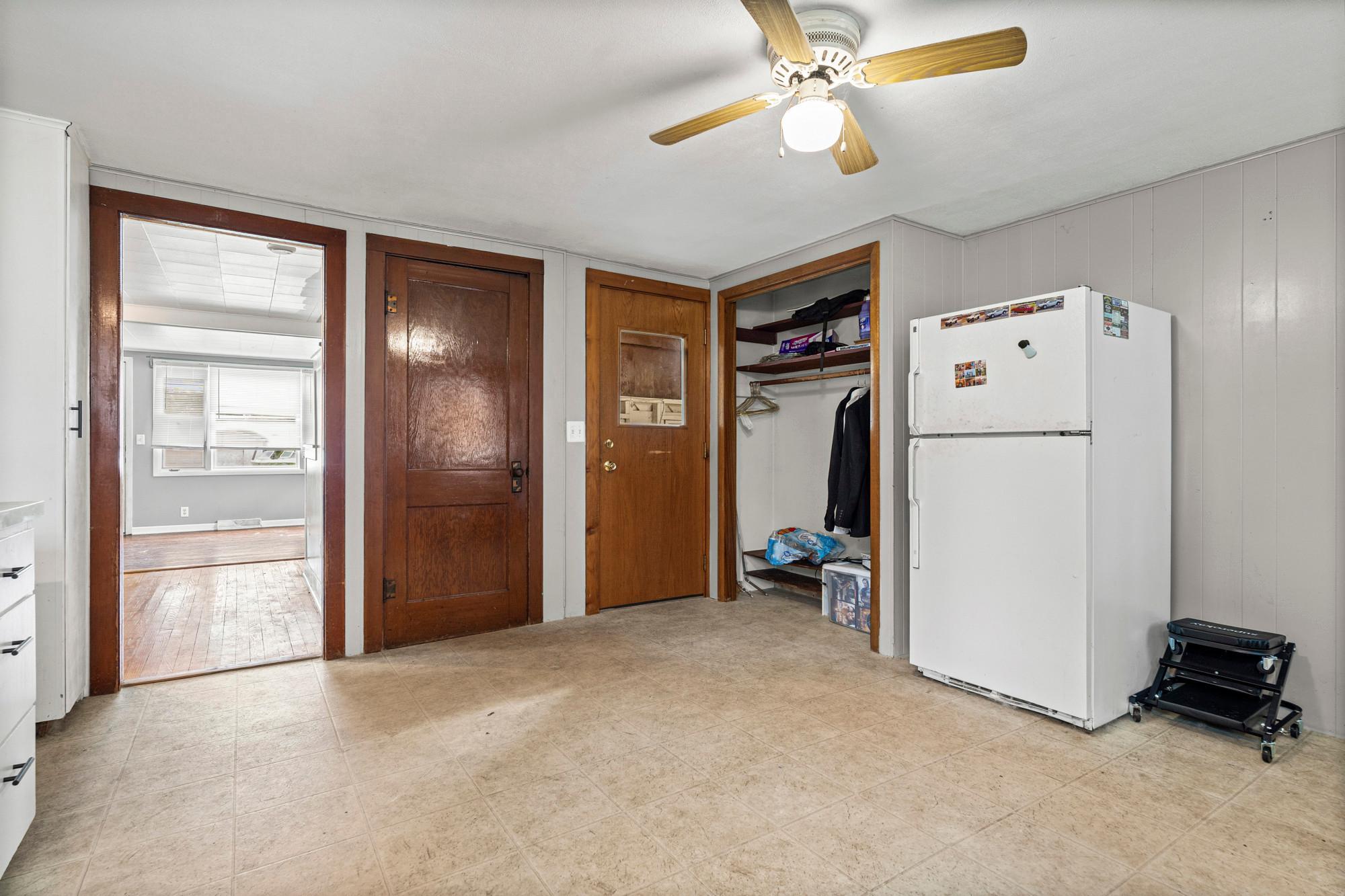 1004 E Main Street Property Photo 20