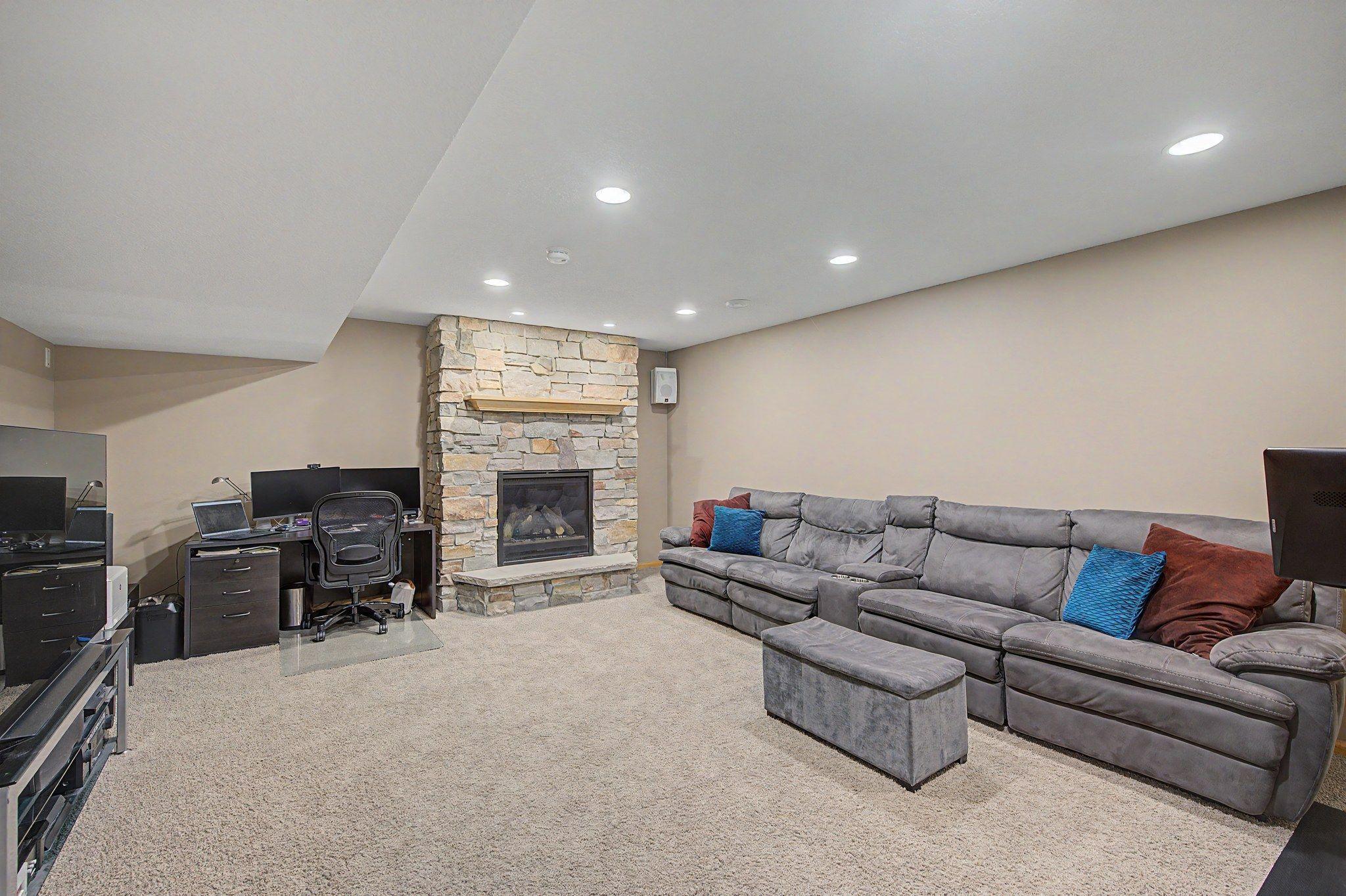 9906 Scott Avenue N Property Photo 22