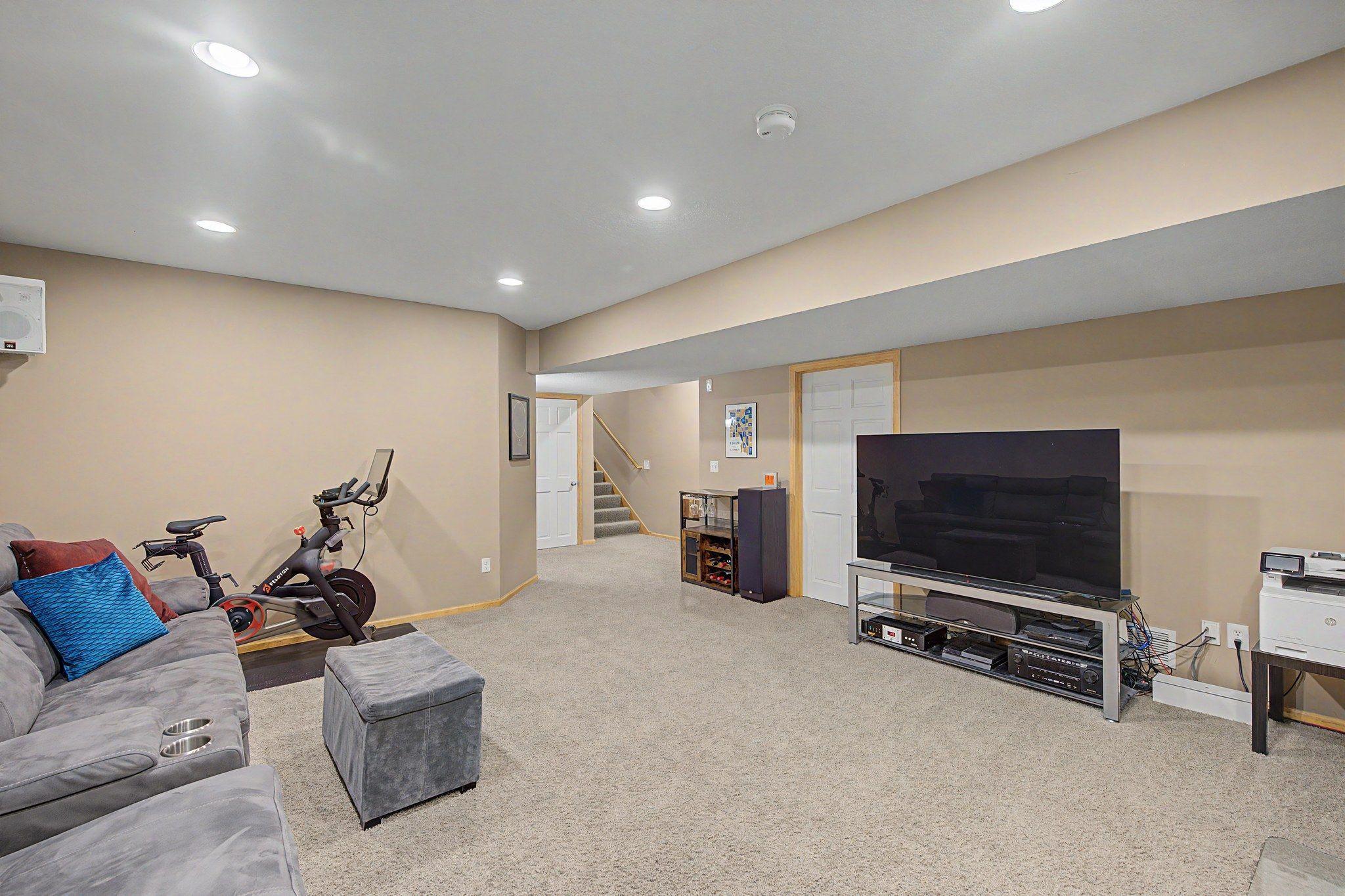9906 Scott Avenue N Property Photo 24