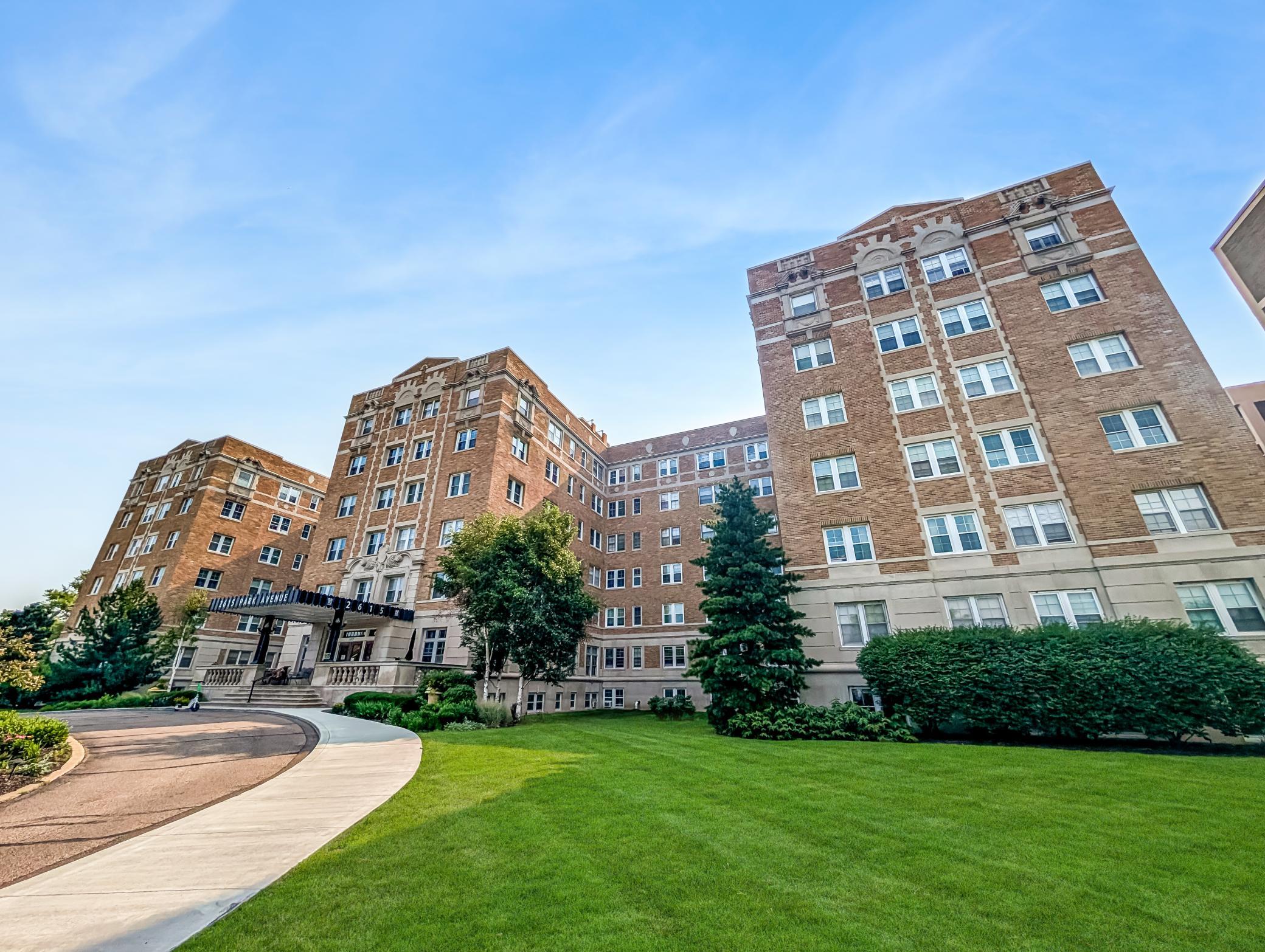2615 Park Avenue 611