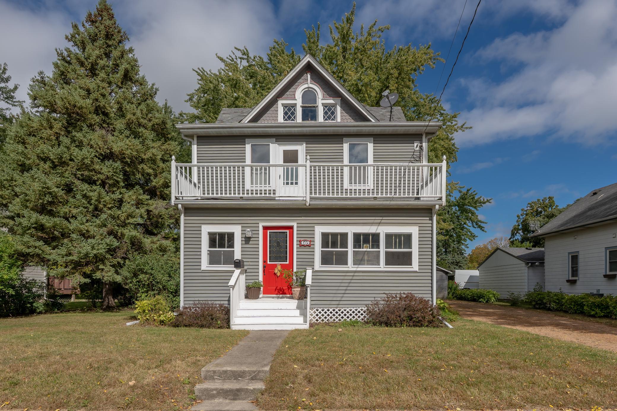 409 Elm Avenue Se Property Photo 1