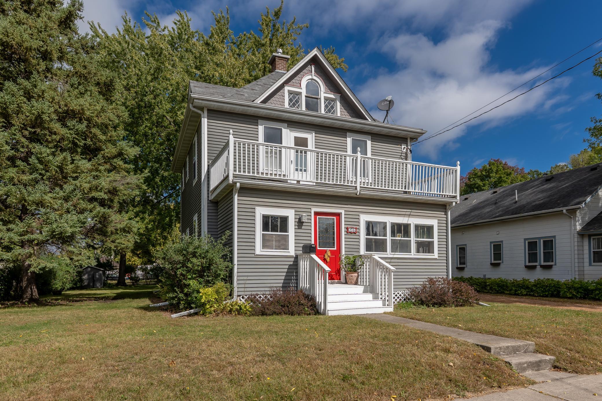 409 Elm Avenue Se Property Photo 2