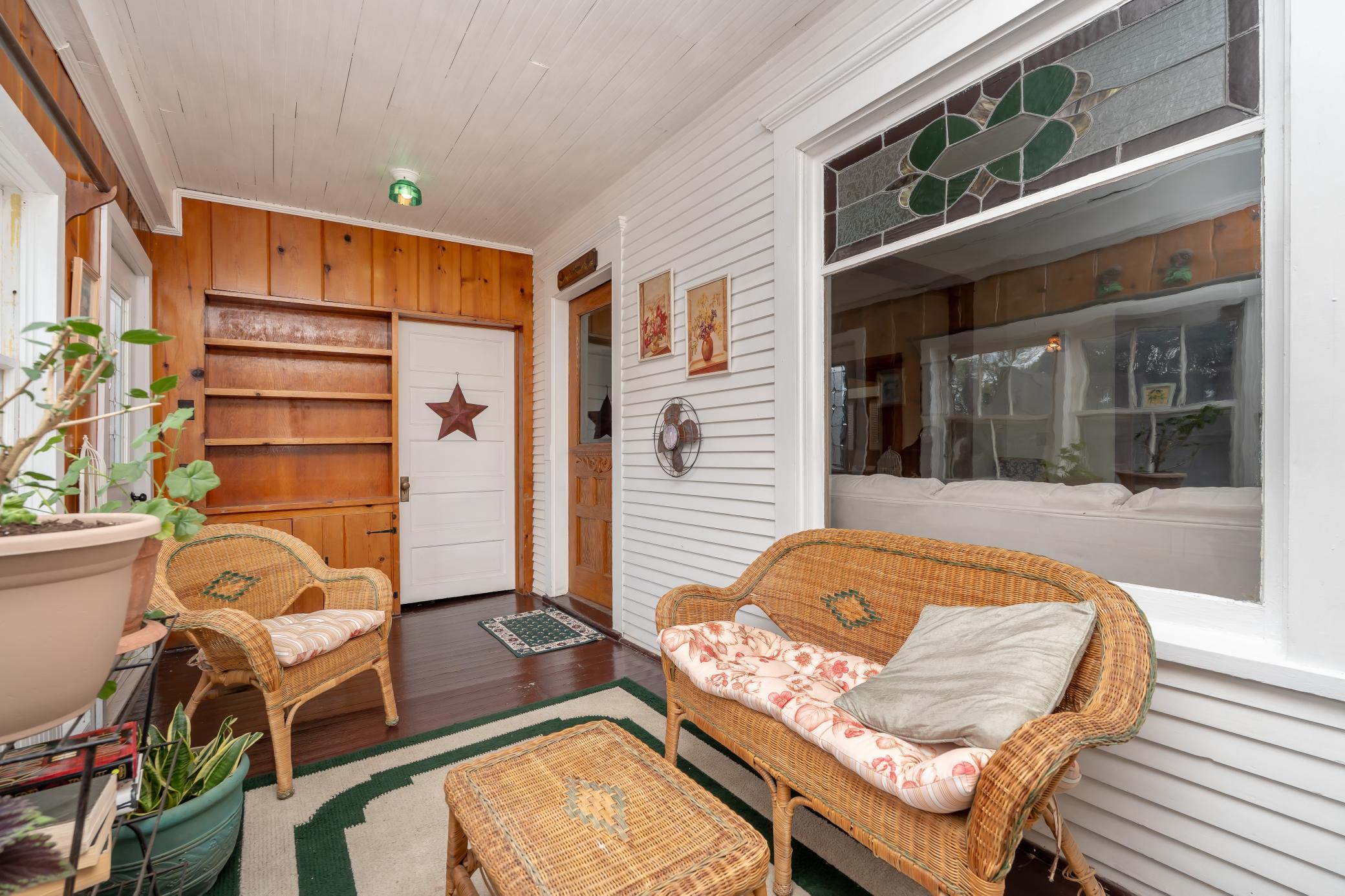 409 Elm Avenue Se Property Photo 6