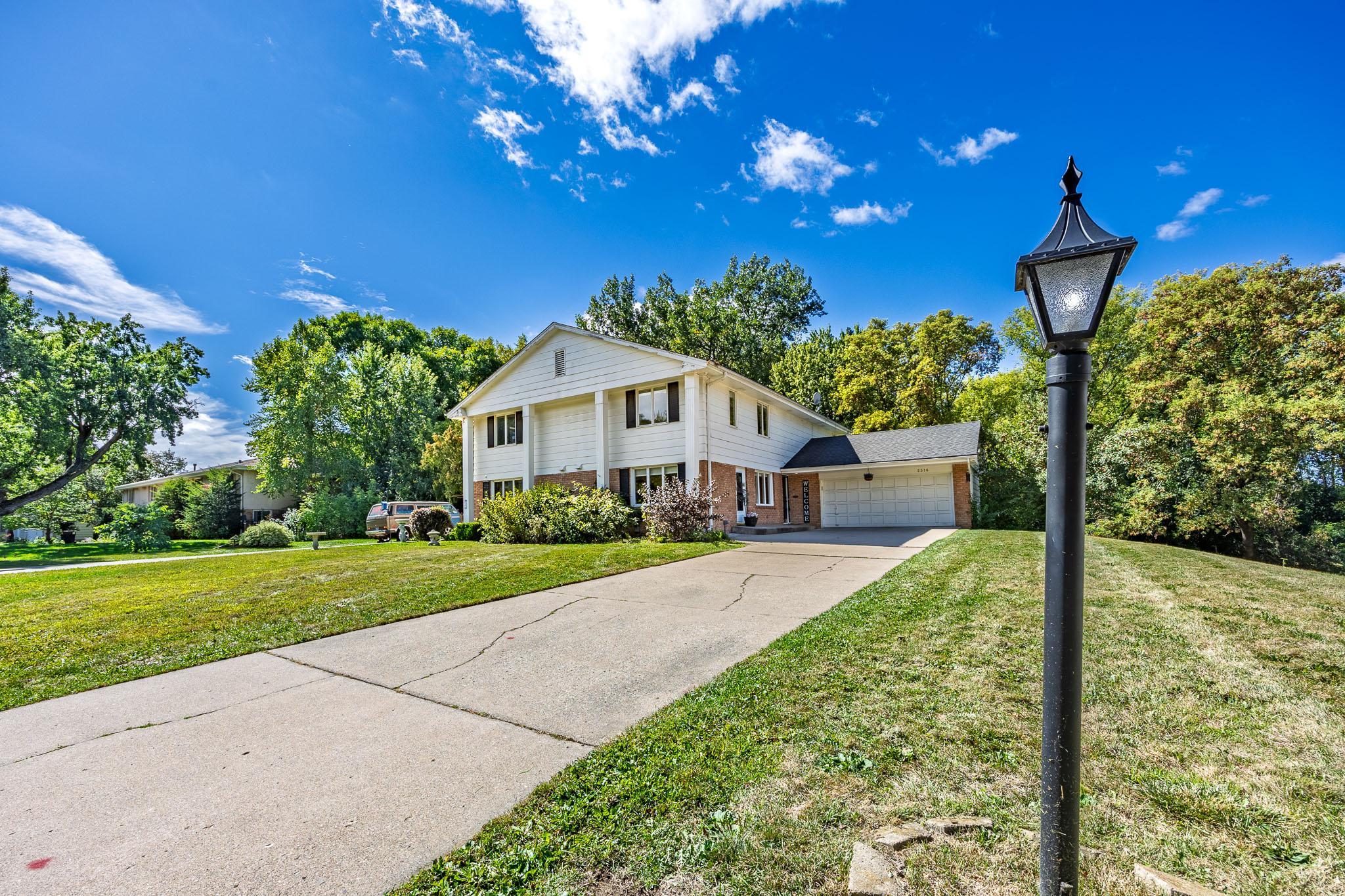 5316 Malibu Drive Property Photo 4