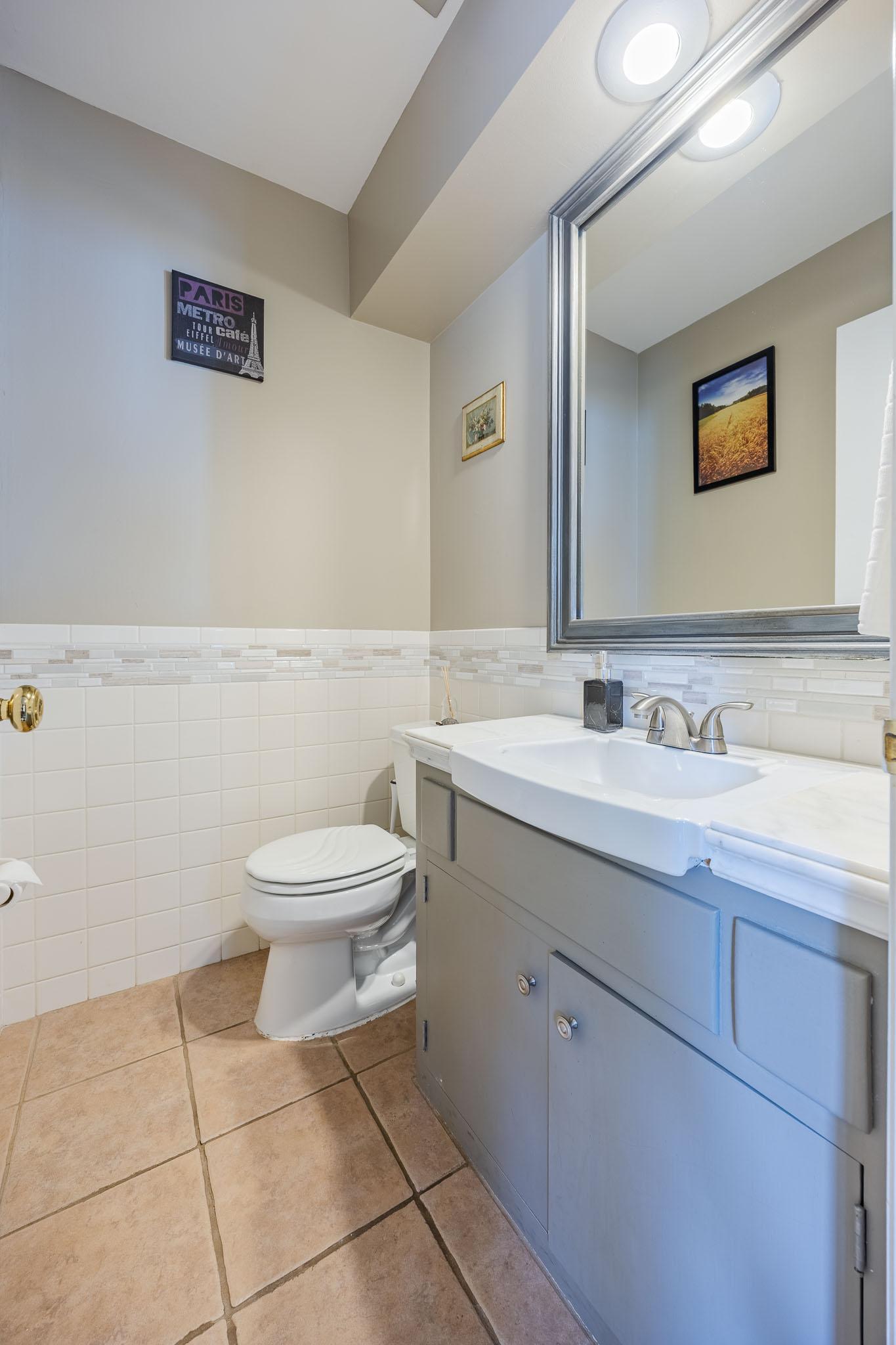 5316 Malibu Drive Property Photo 8