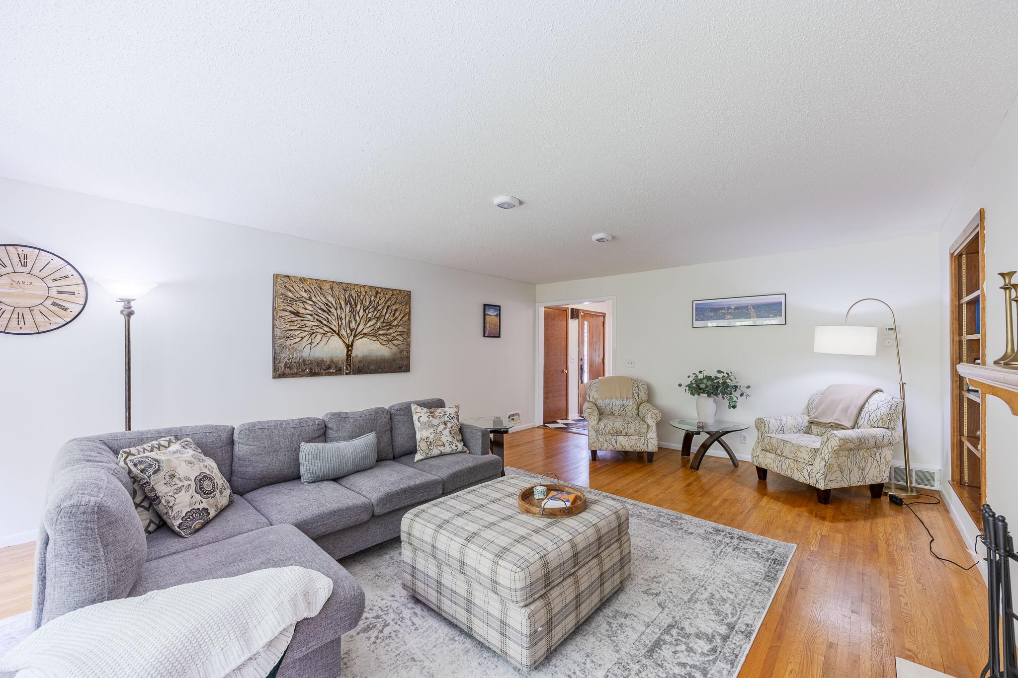 5316 Malibu Drive Property Photo 11