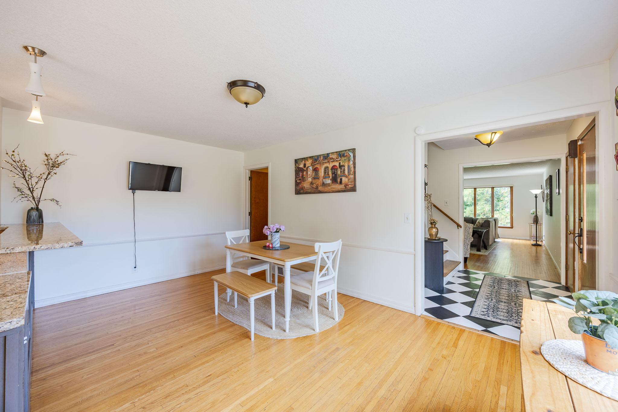 5316 Malibu Drive Property Photo 15