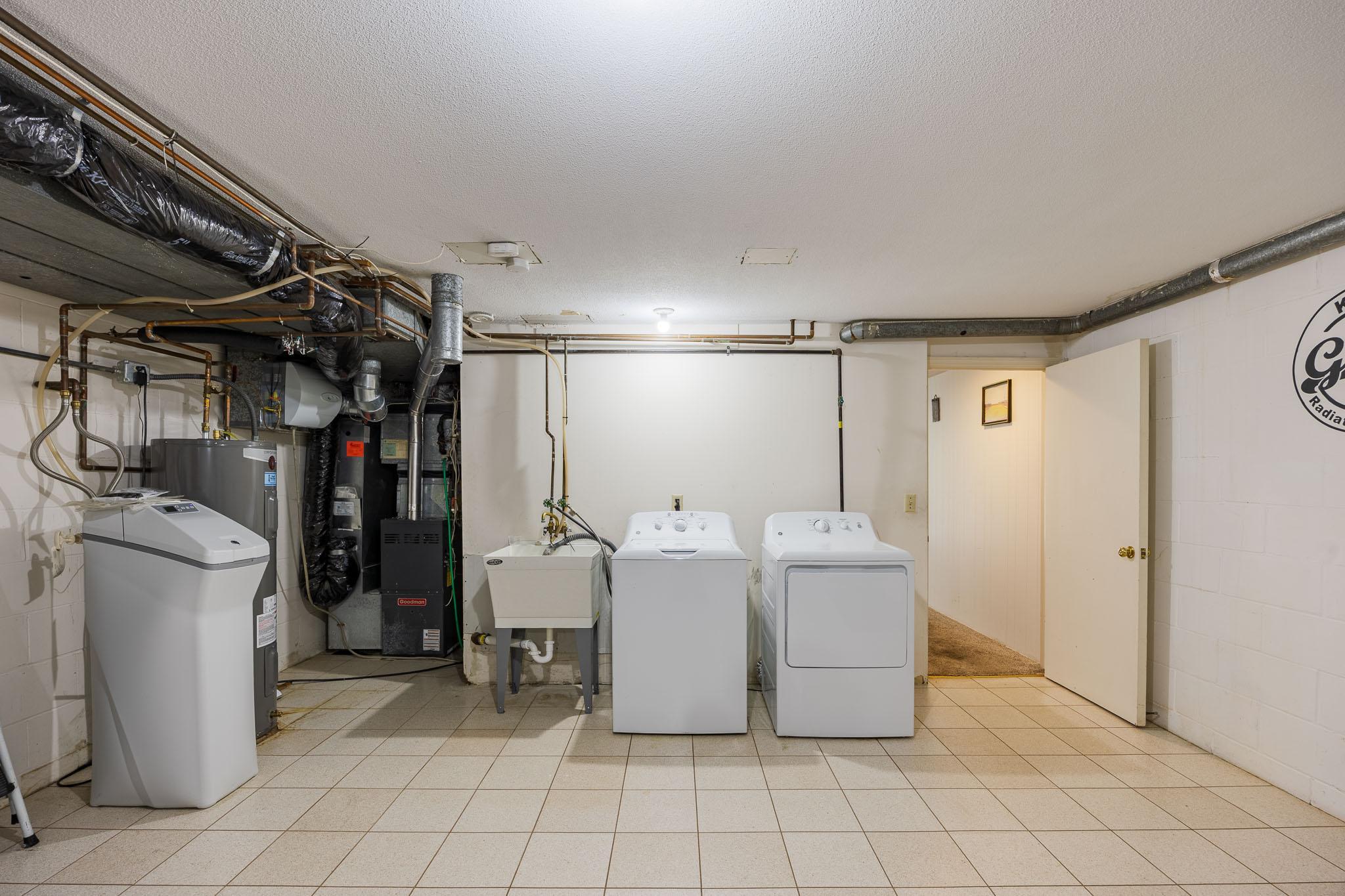 5316 Malibu Drive Property Photo 32