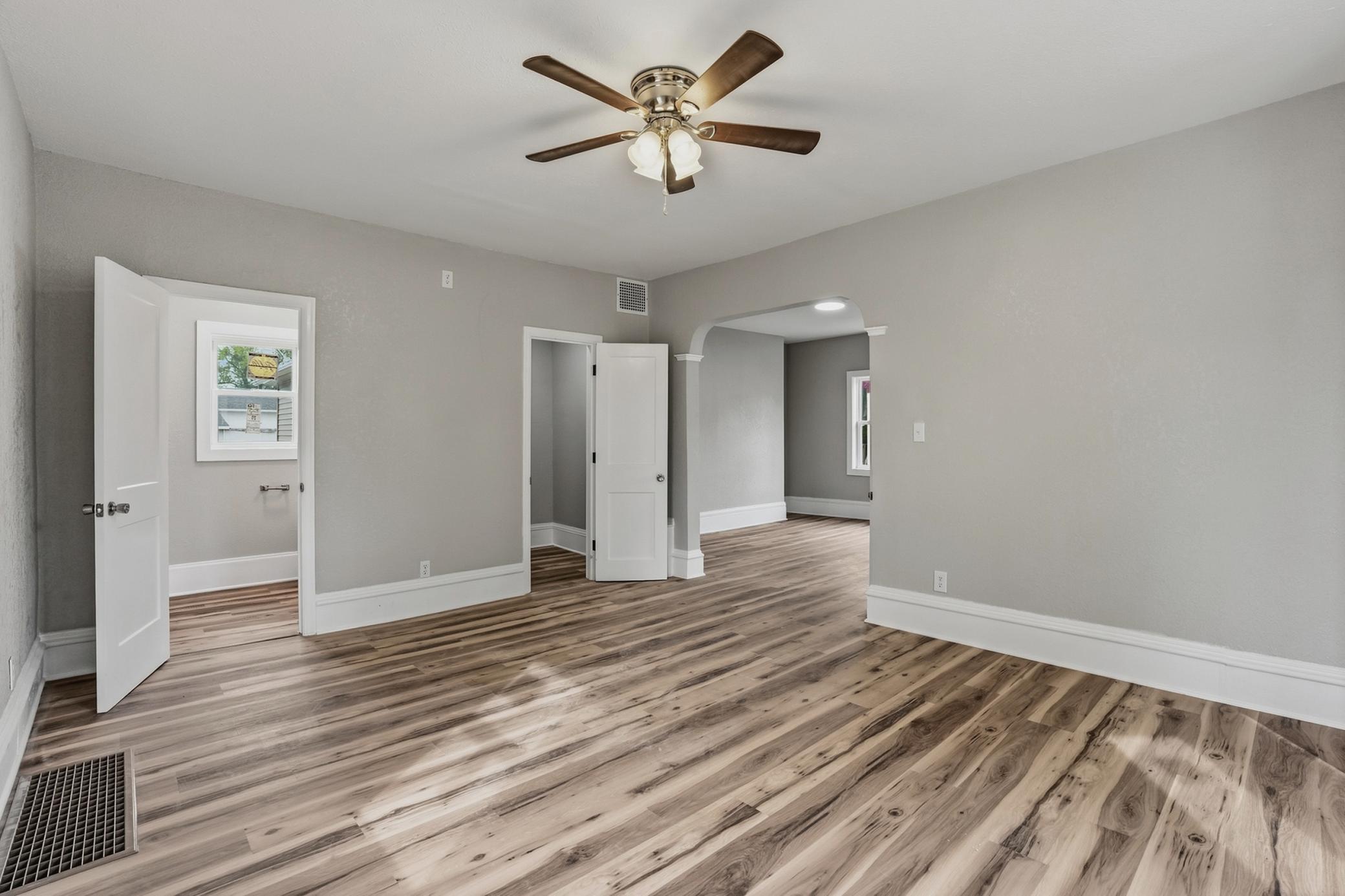 103 3rd Avenue E Property Photo 6