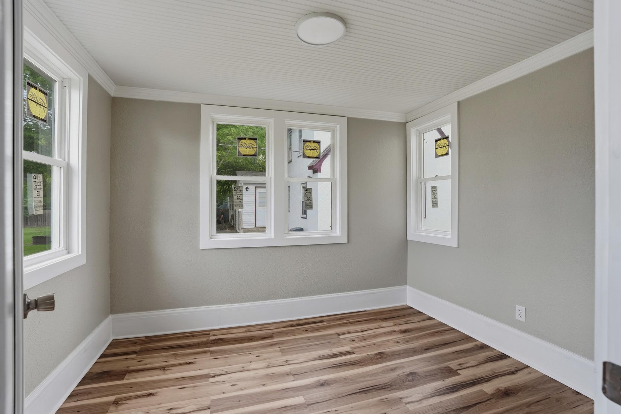 103 3rd Avenue E Property Photo 14