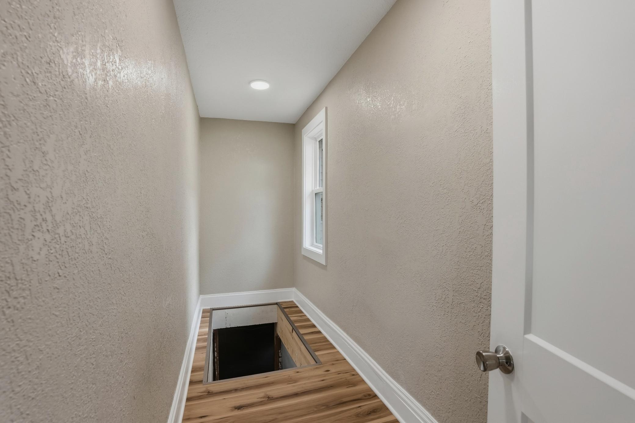 103 3rd Avenue E Property Photo 15