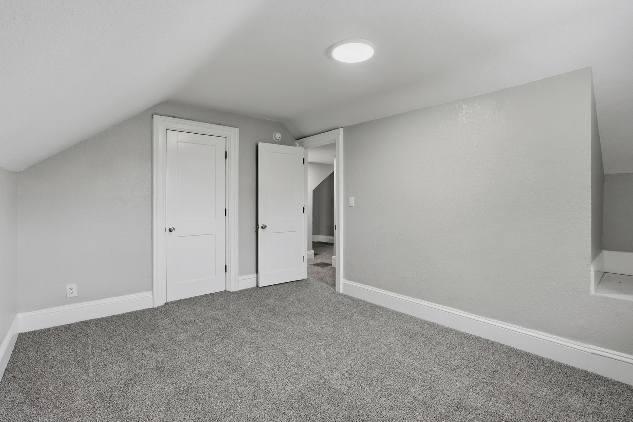 103 3rd Avenue E Property Photo 17