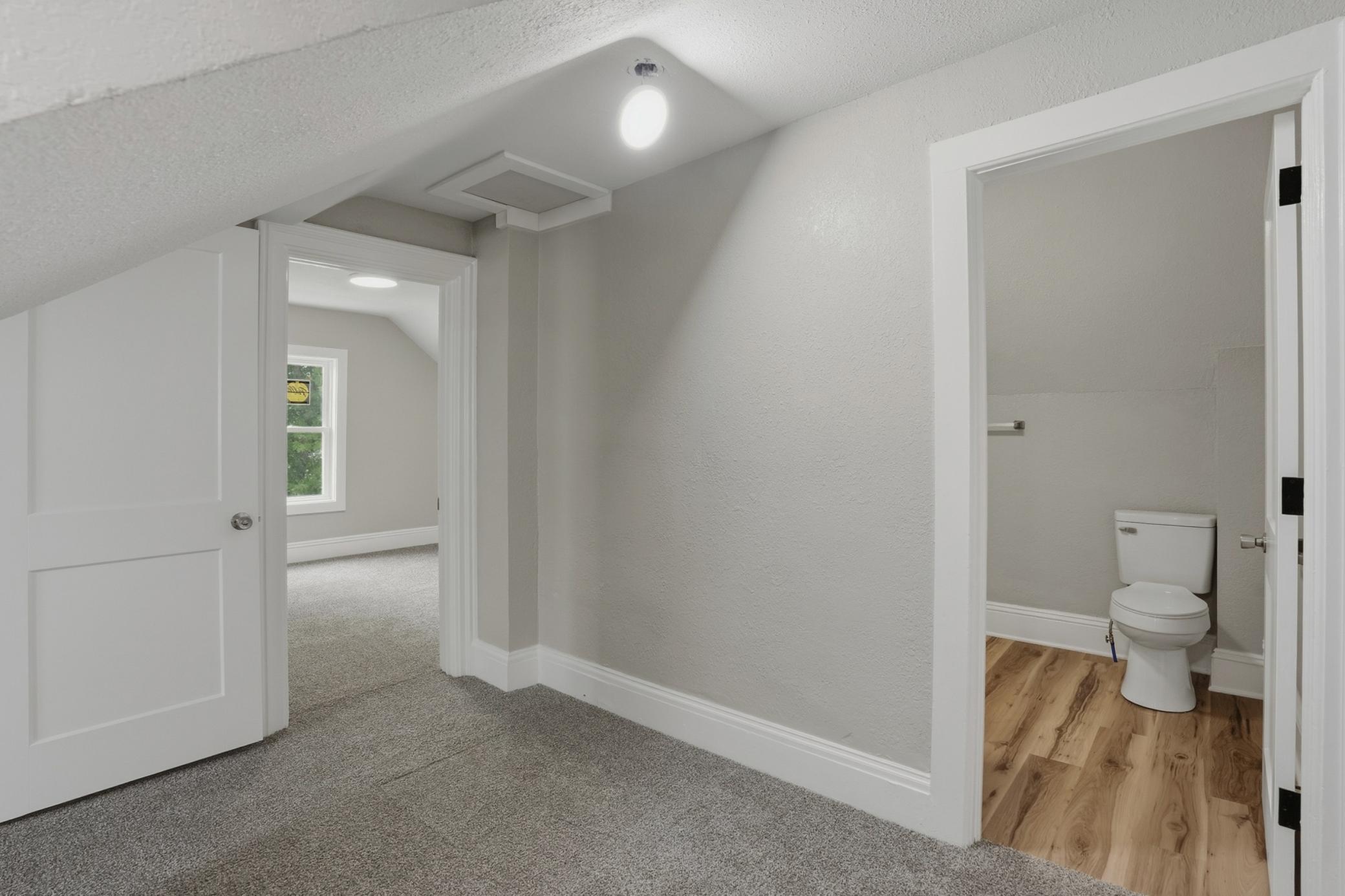 103 3rd Avenue E Property Photo 18