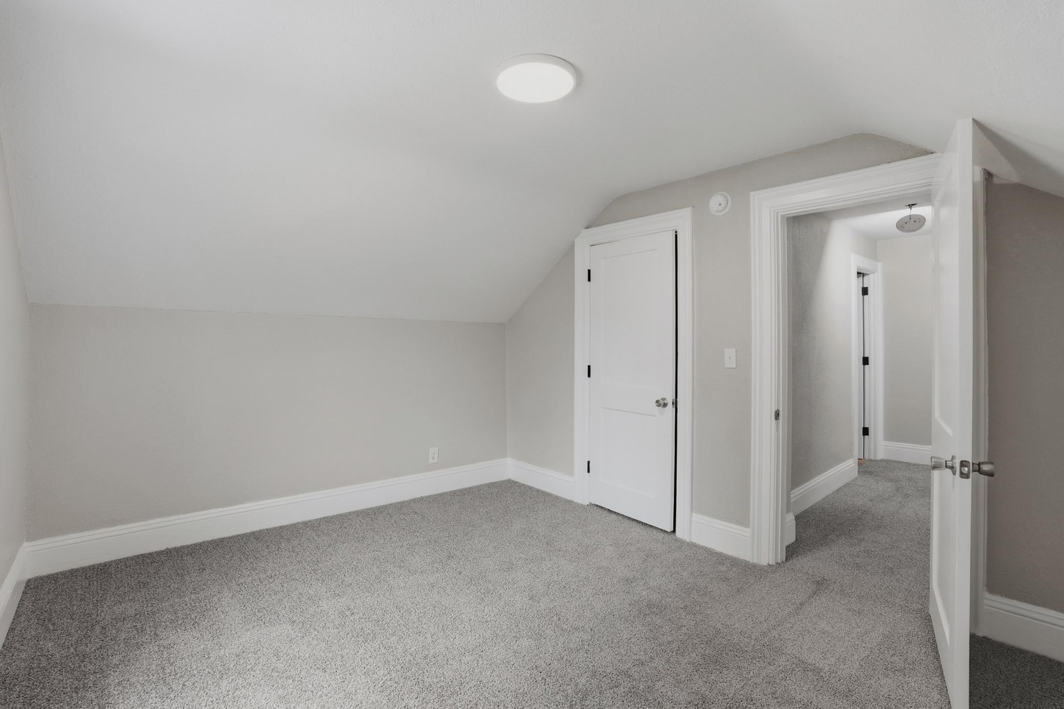 103 3rd Avenue E Property Photo 22