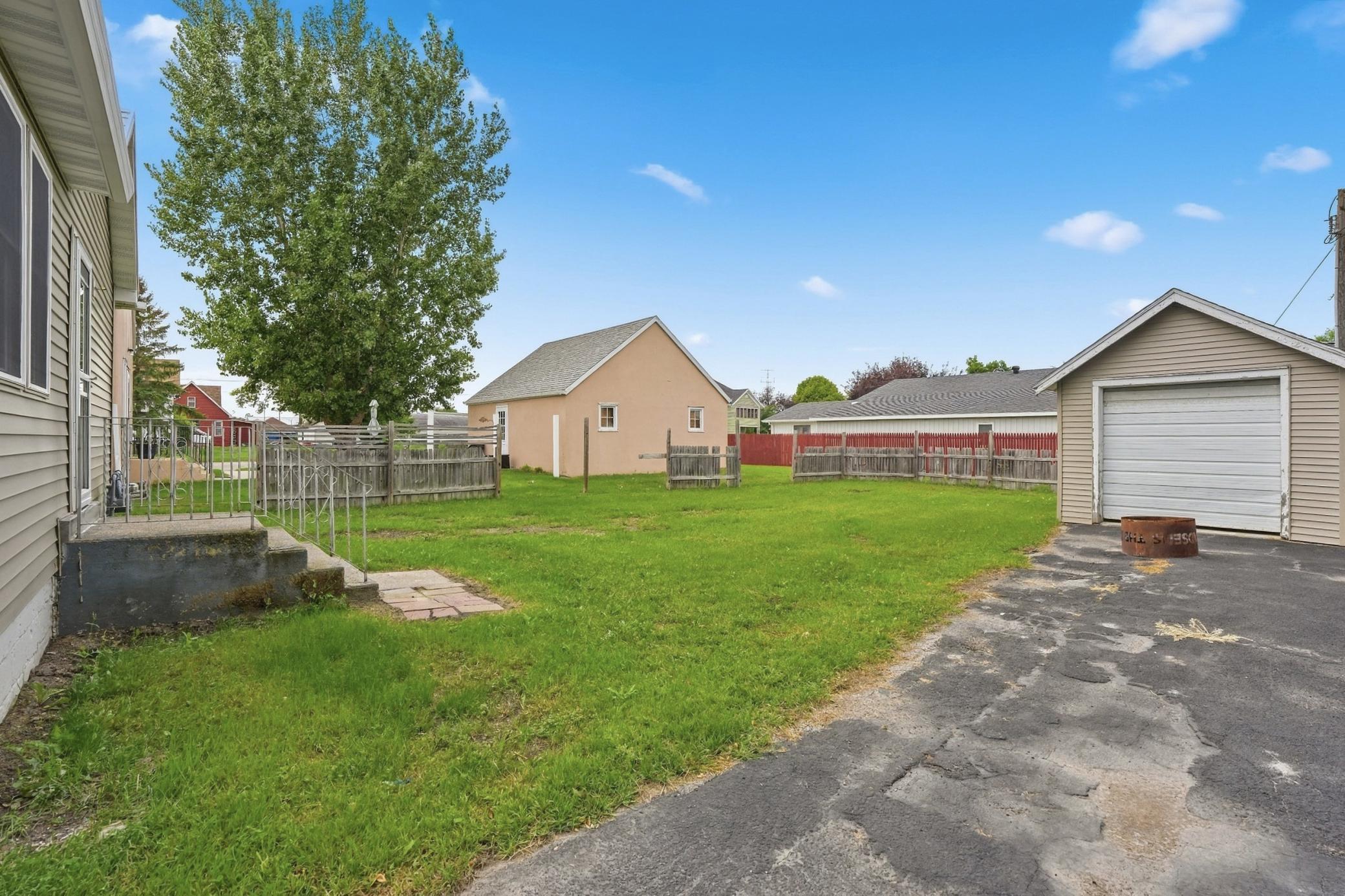 103 3rd Avenue E Property Photo 28