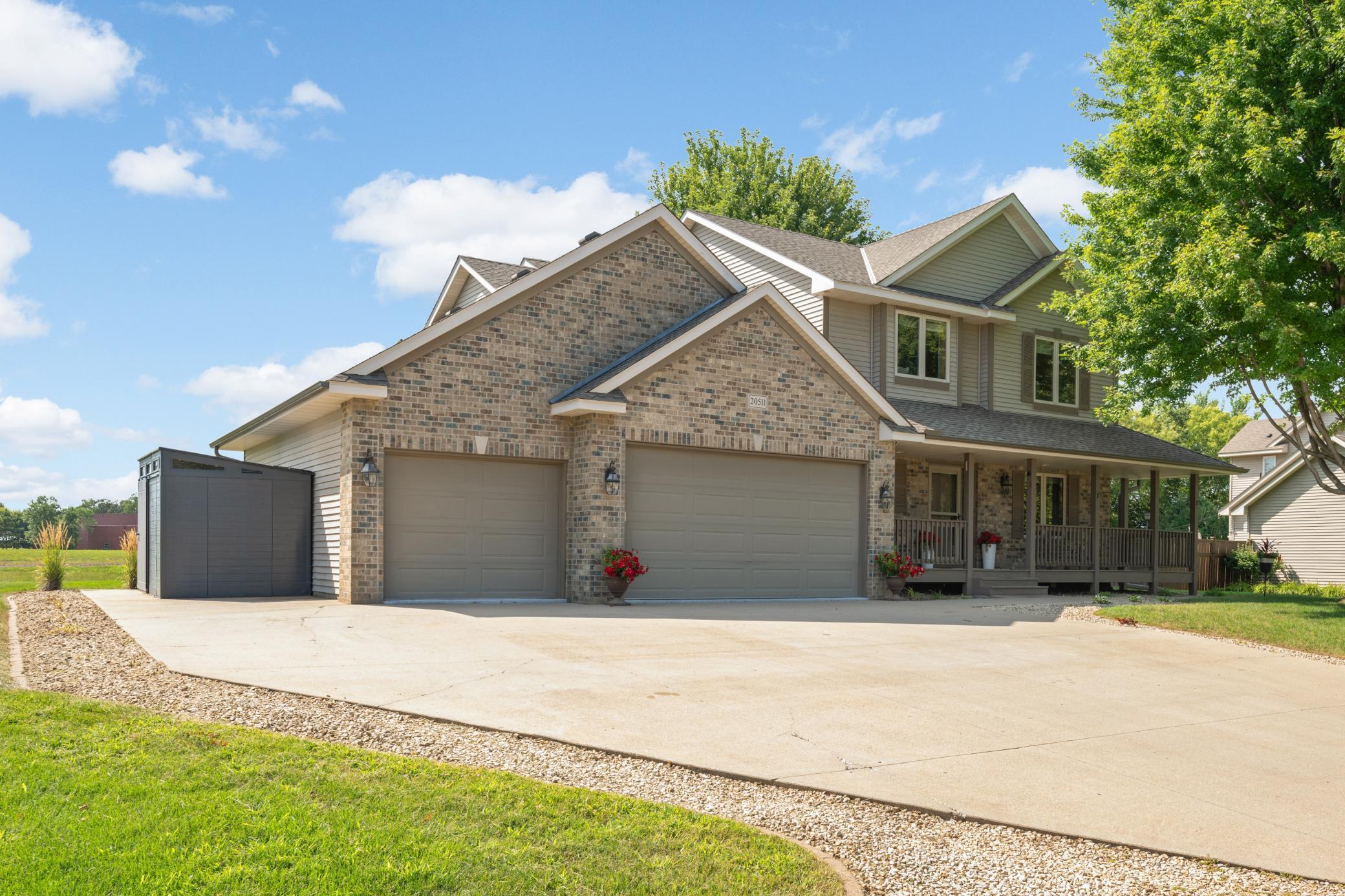 20511 Islandview Circle Property Photo 1