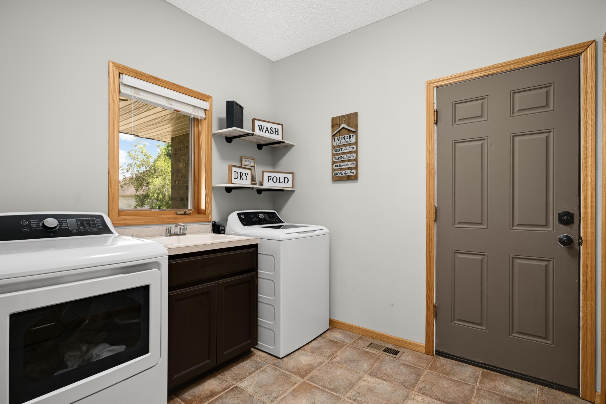 20511 Islandview Circle Property Photo 18