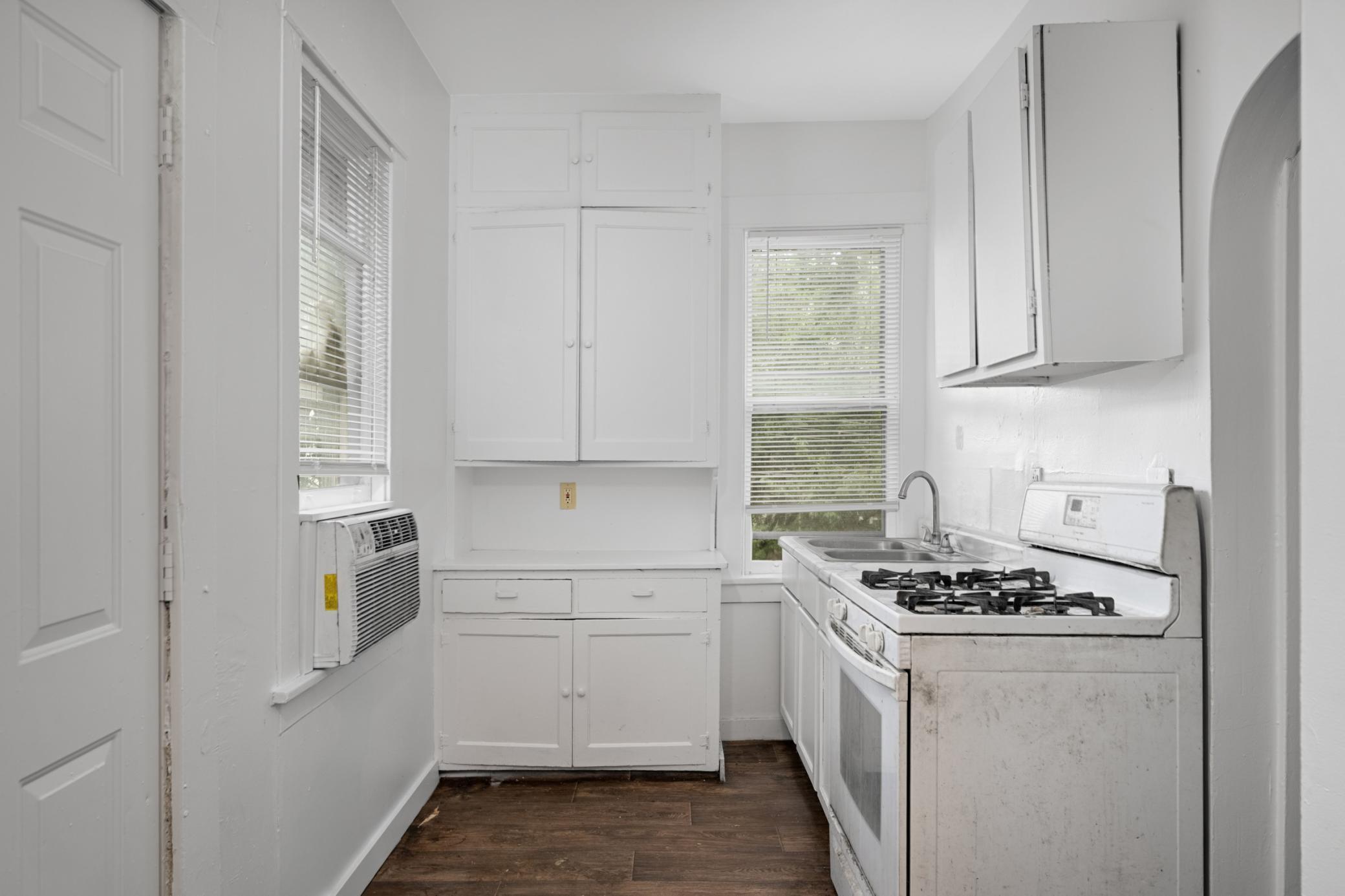 620 Cook Avenue E Property Photo 4