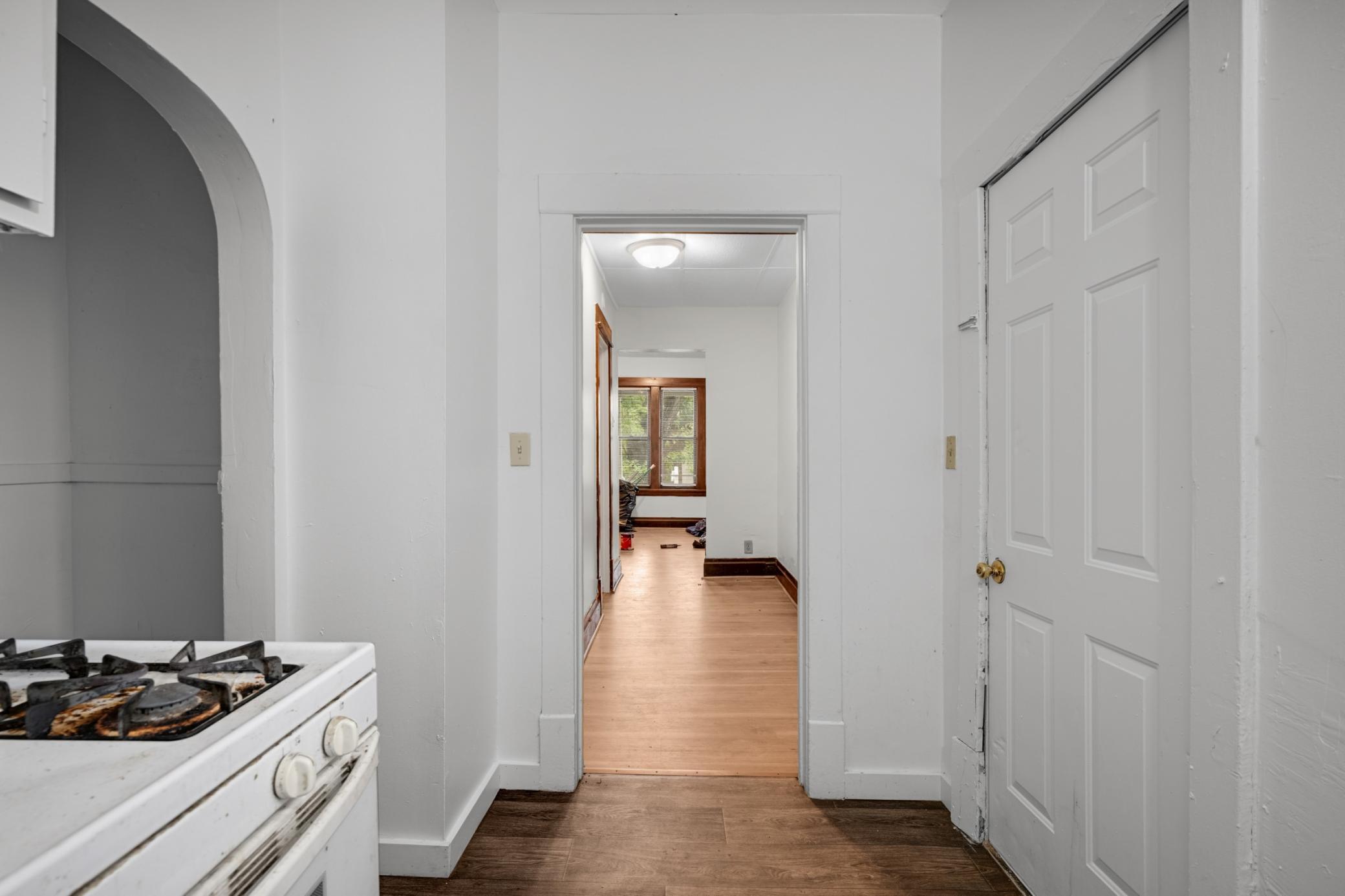 620 Cook Avenue E Property Photo 5