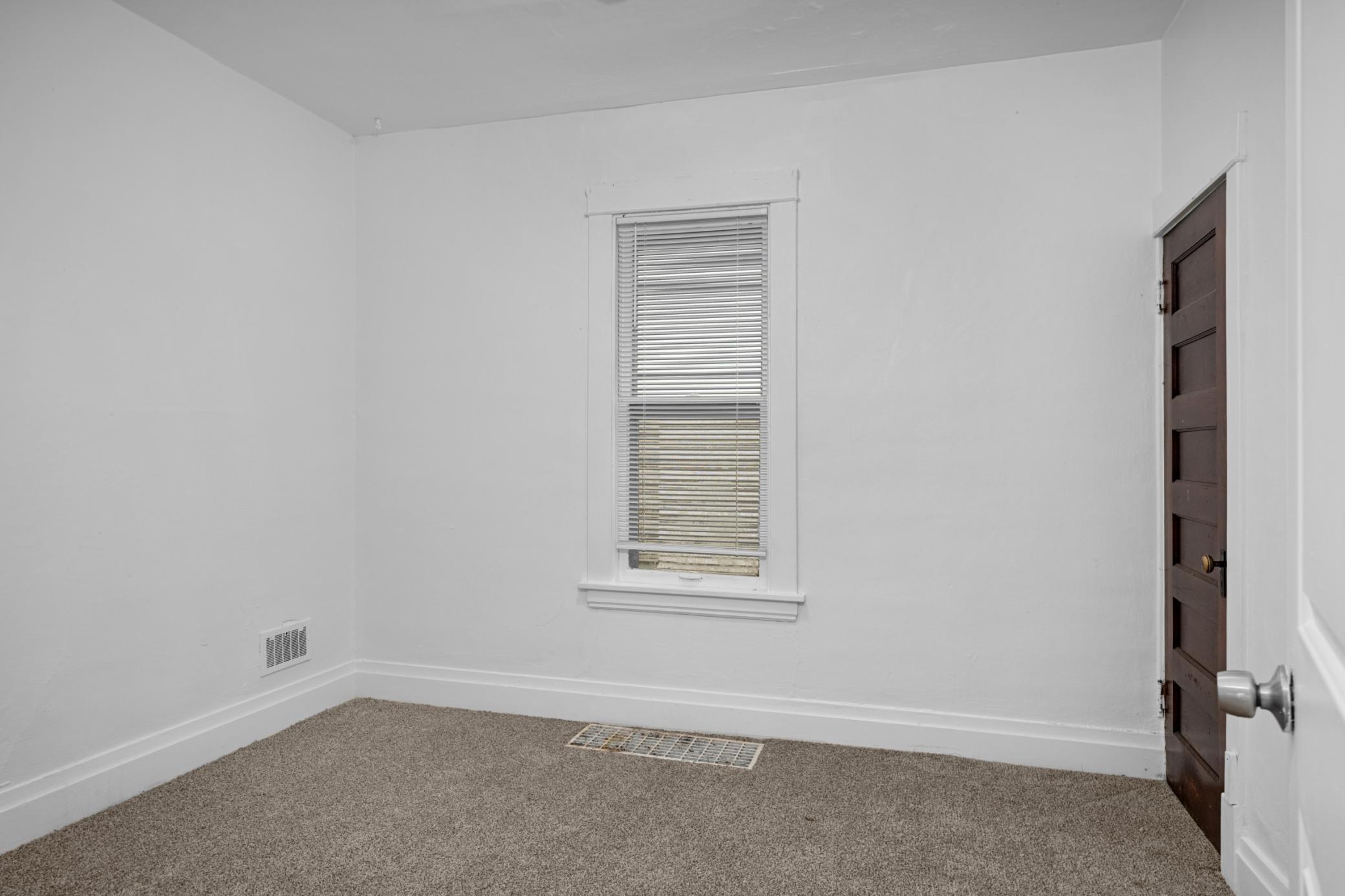 620 Cook Avenue E Property Photo 6
