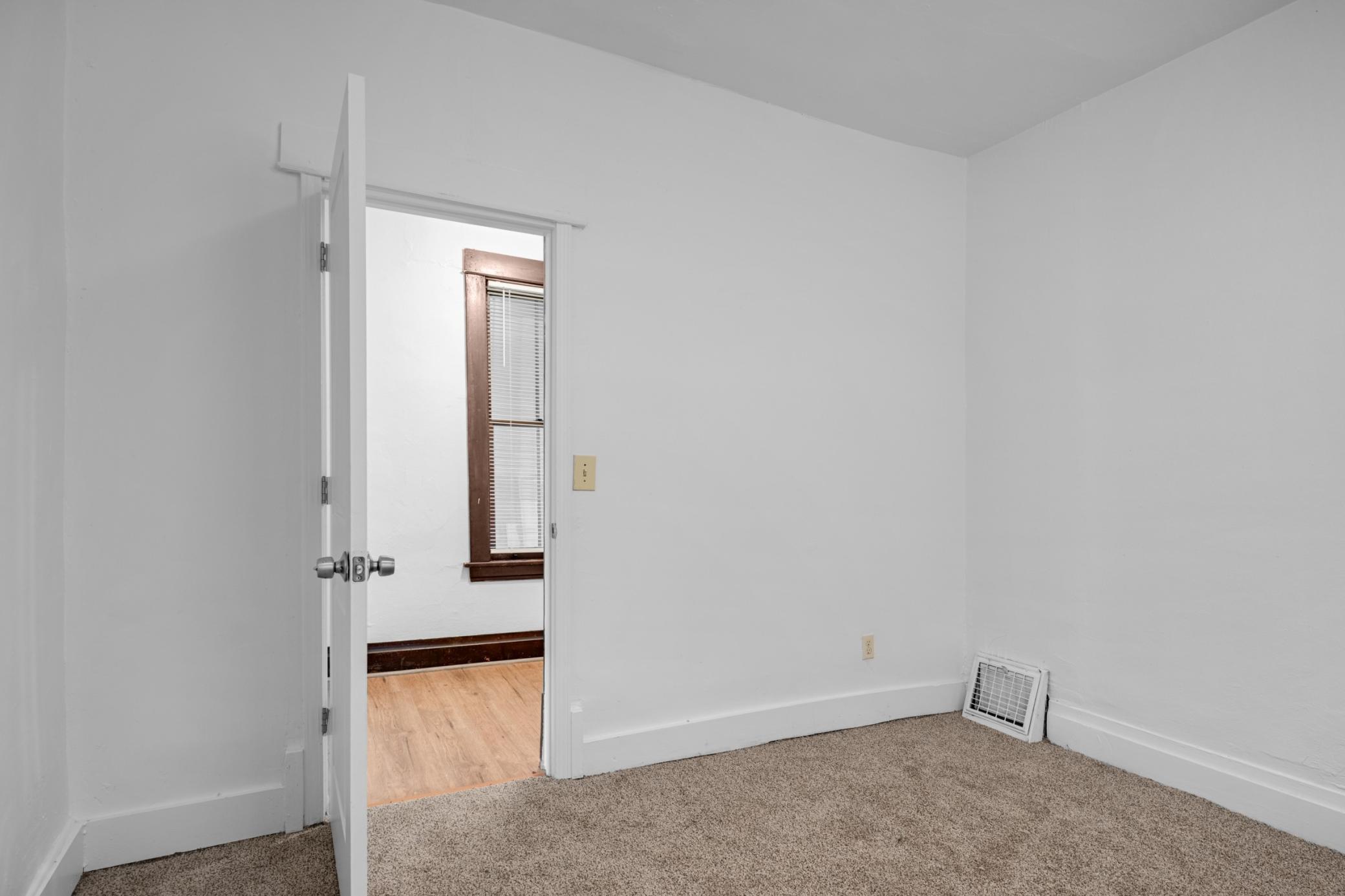 620 Cook Avenue E Property Photo 7
