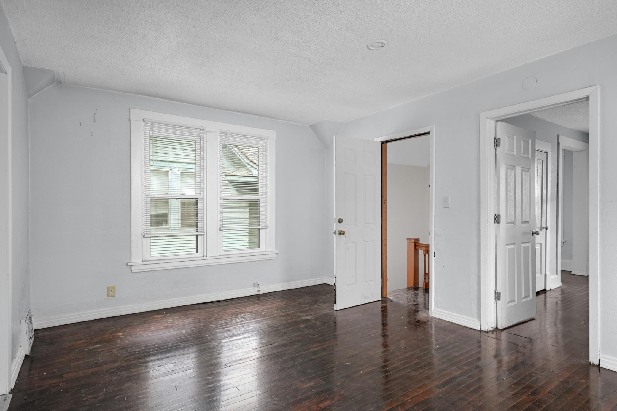620 Cook Avenue E Property Photo 9