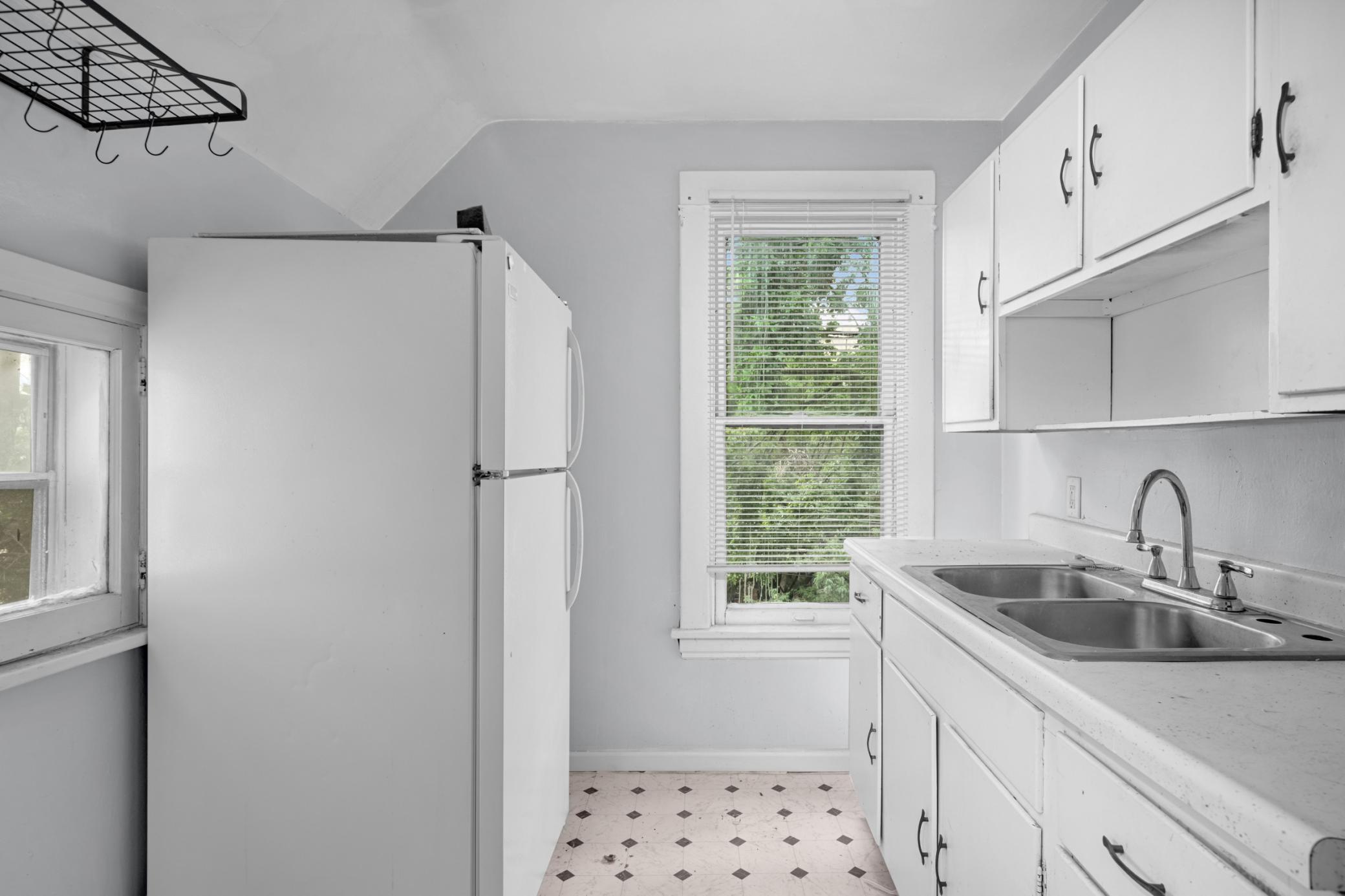 620 Cook Avenue E Property Photo 11