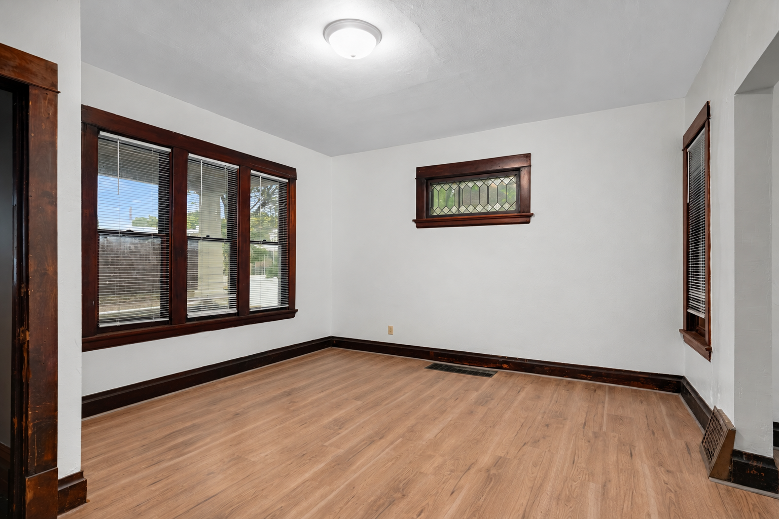 620 Cook Avenue E Property Photo 21