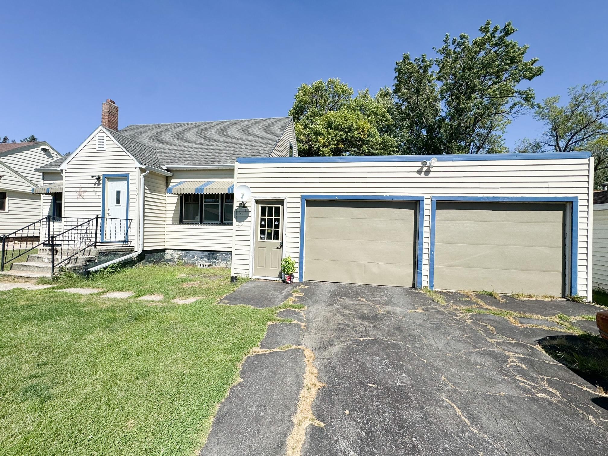 207 E Duroe Street Property Photo 4