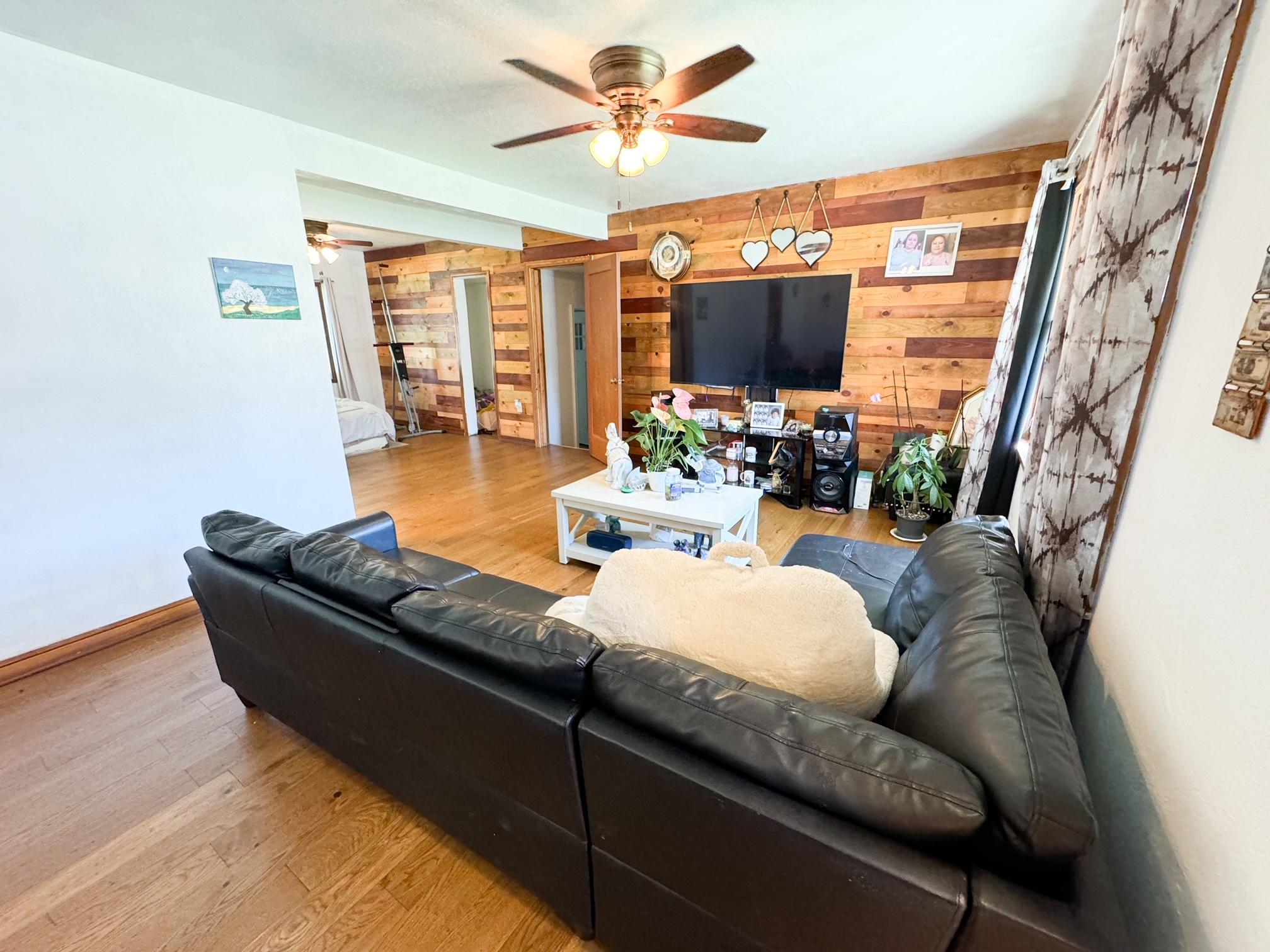 207 E Duroe Street Property Photo 7