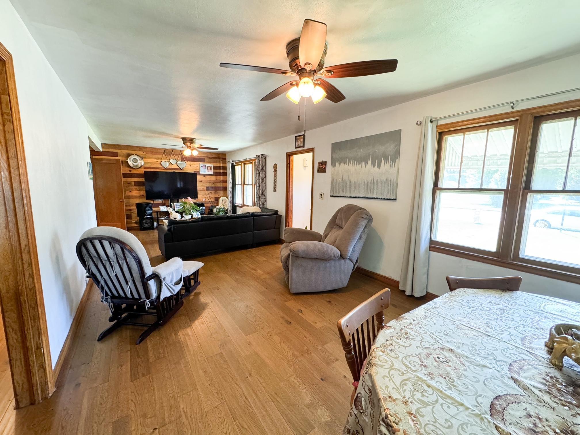 207 E Duroe Street Property Photo 9