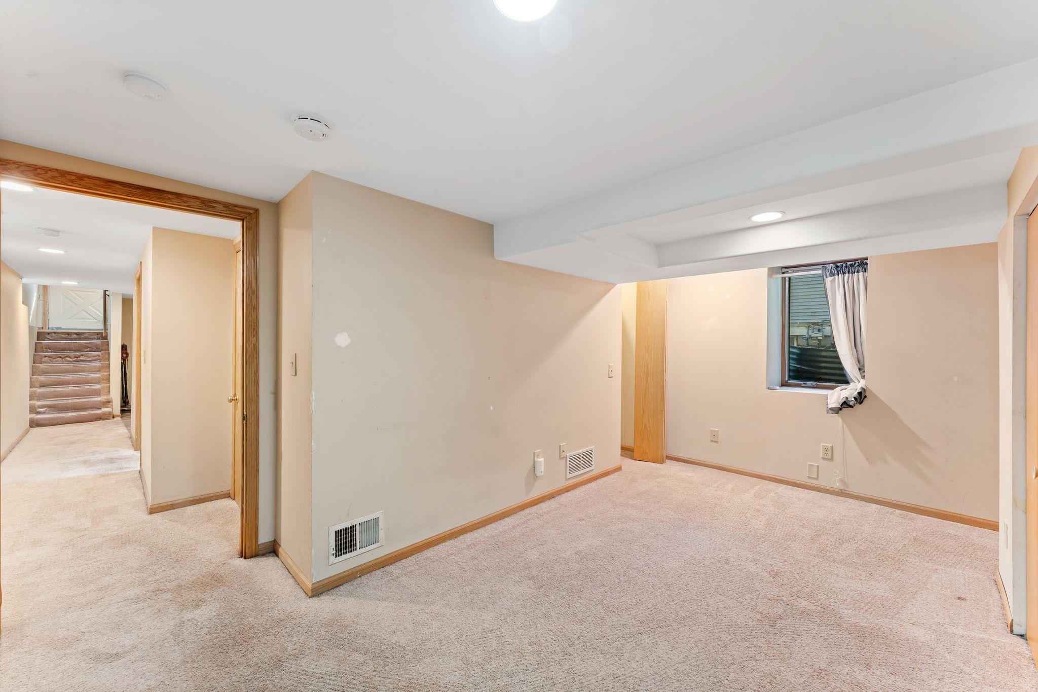 1076 25th Avenue Se Property Photo 16