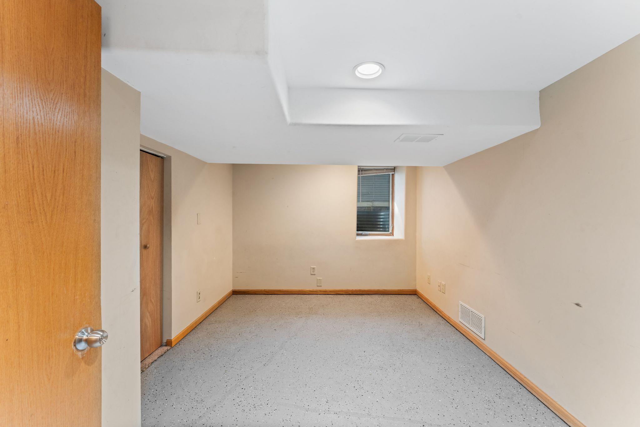 1076 25th Avenue Se Property Photo 18