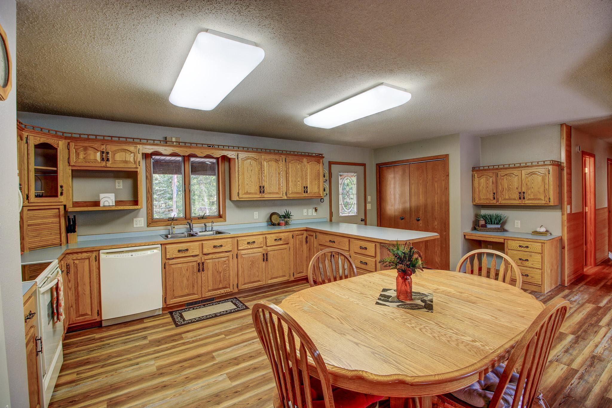 24425 Hickory Trail Property Photo 9