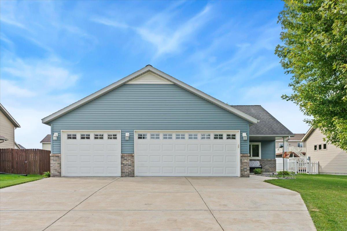 1809 7th Street N Property Photo 1