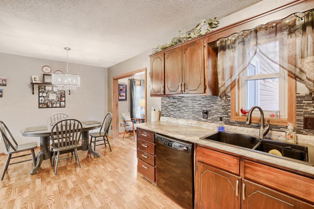 6078 Kalland Drive Ne Property Photo 3