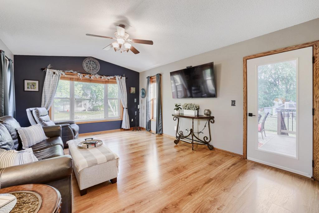 6078 Kalland Drive Ne Property Photo 8