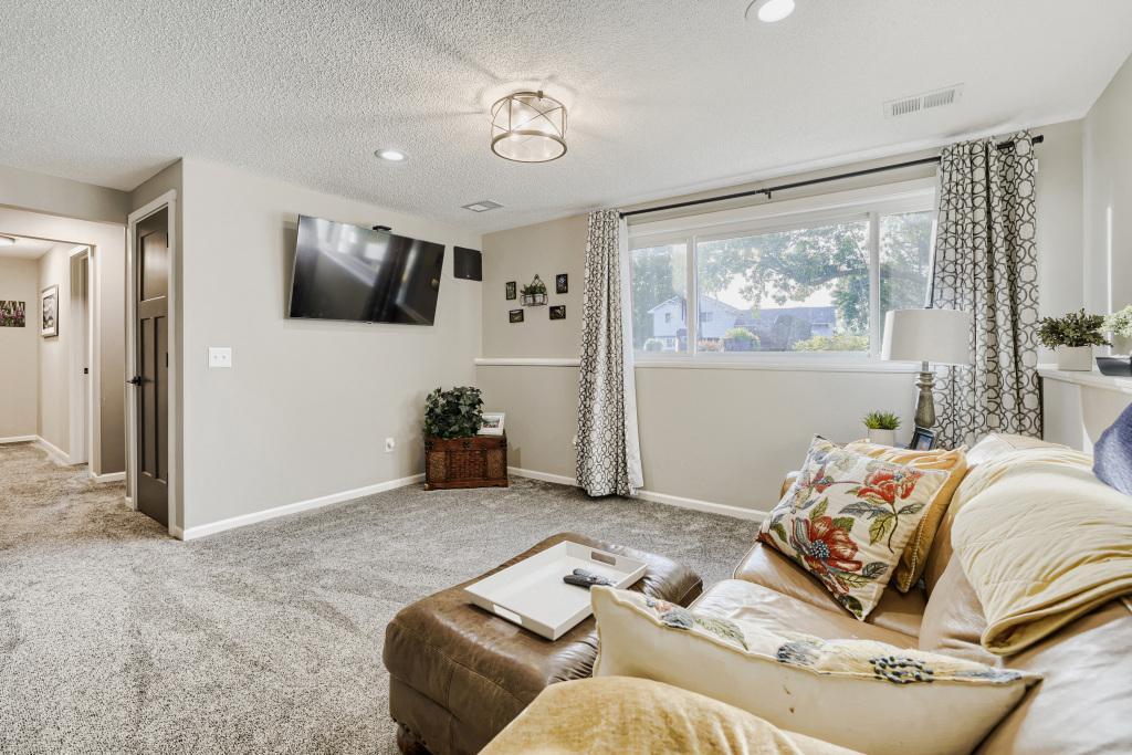 6078 Kalland Drive Ne Property Photo 15