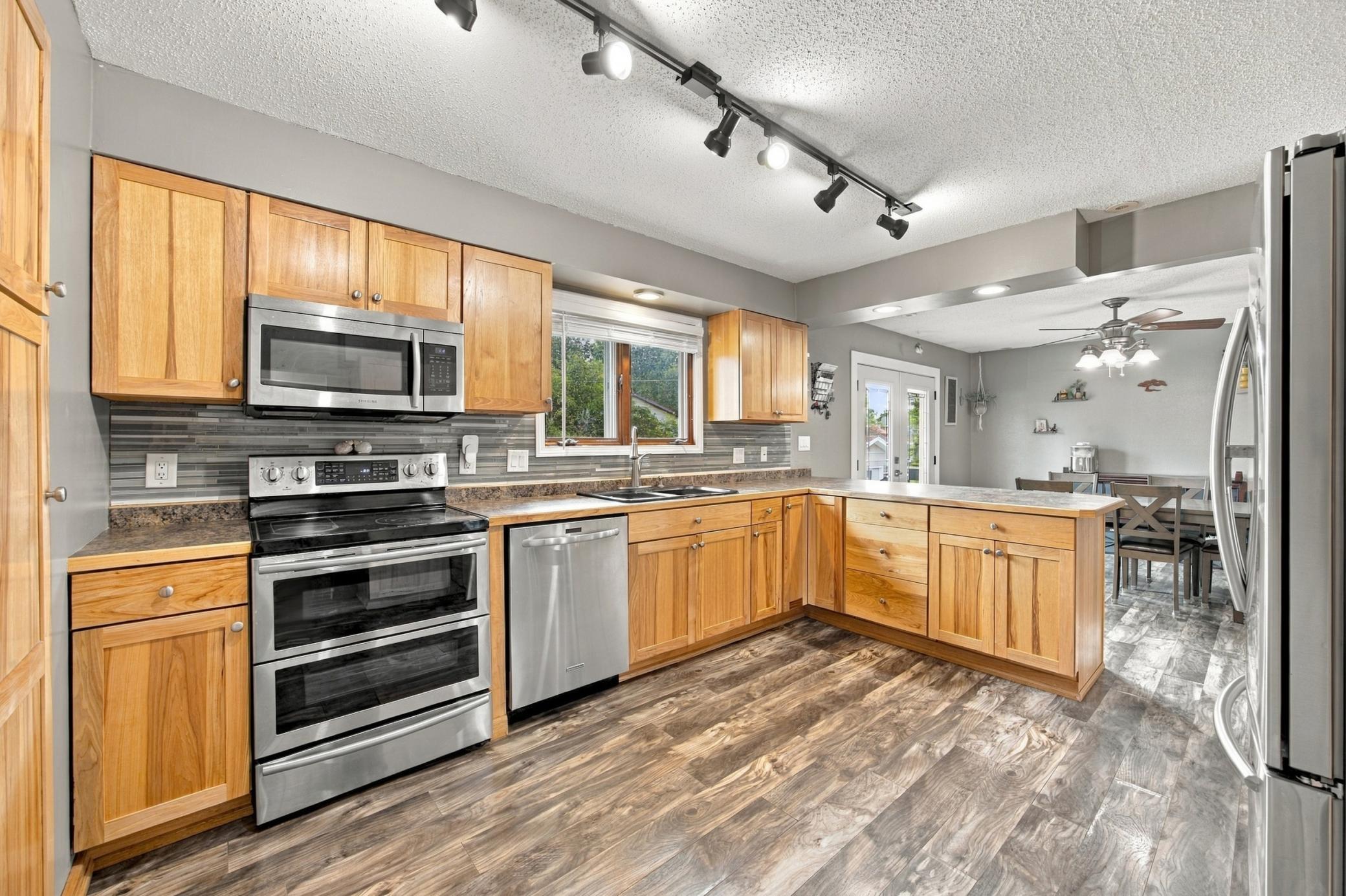 1317 Loring Avenue Property Photo 1