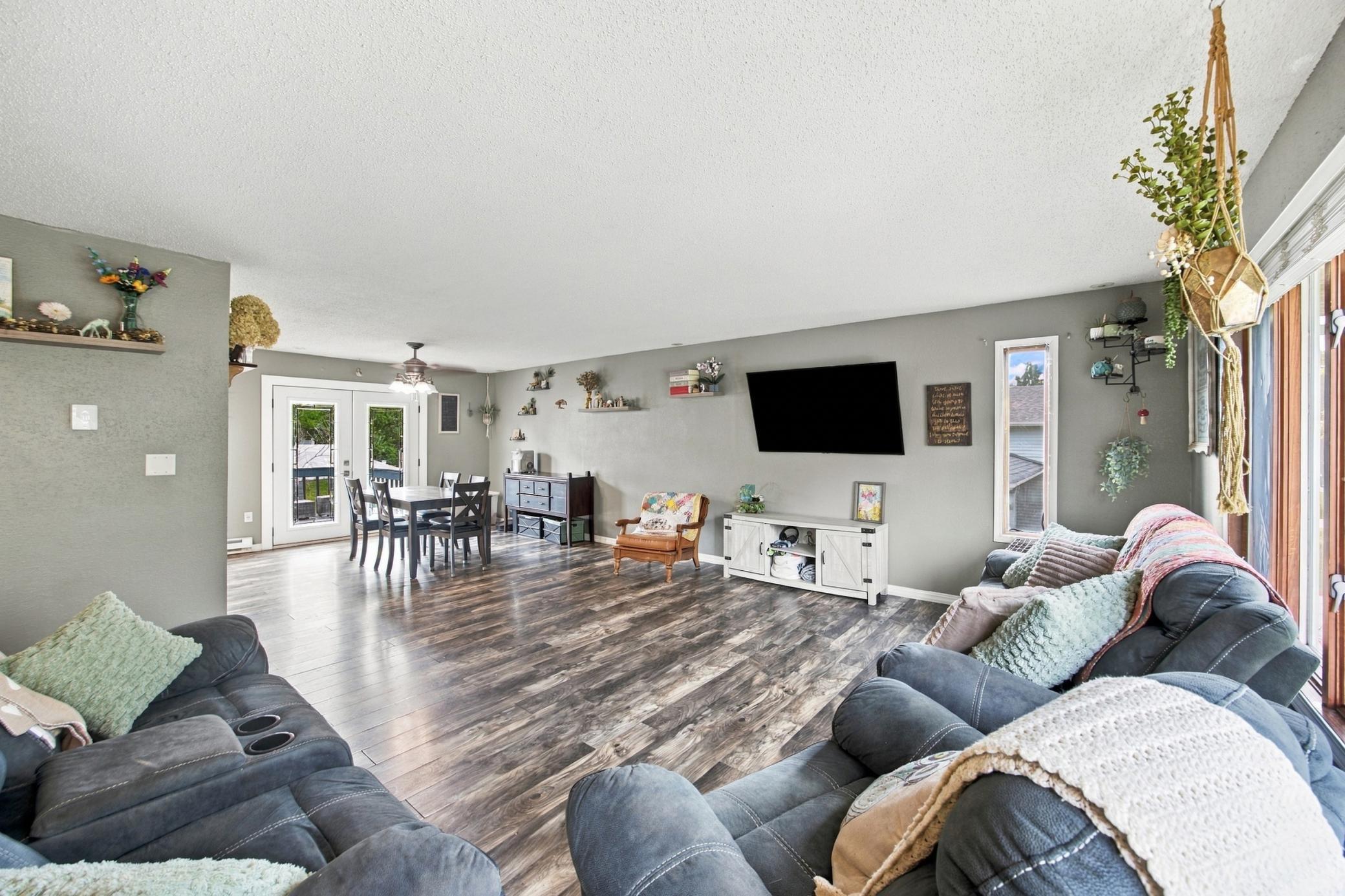 1317 Loring Avenue Property Photo 13